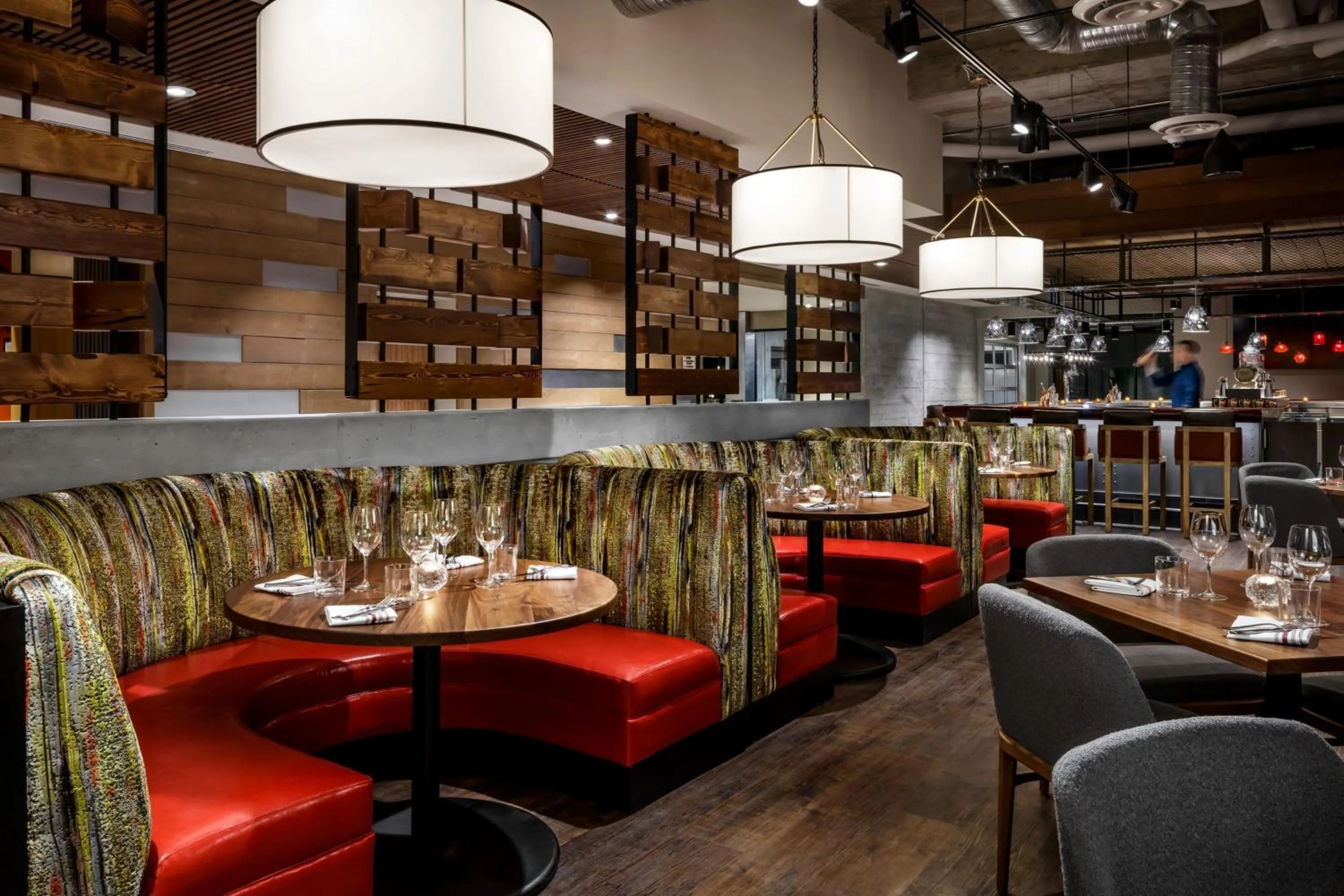 Lounge or bar in The Josie Hotel, Autograph Collection