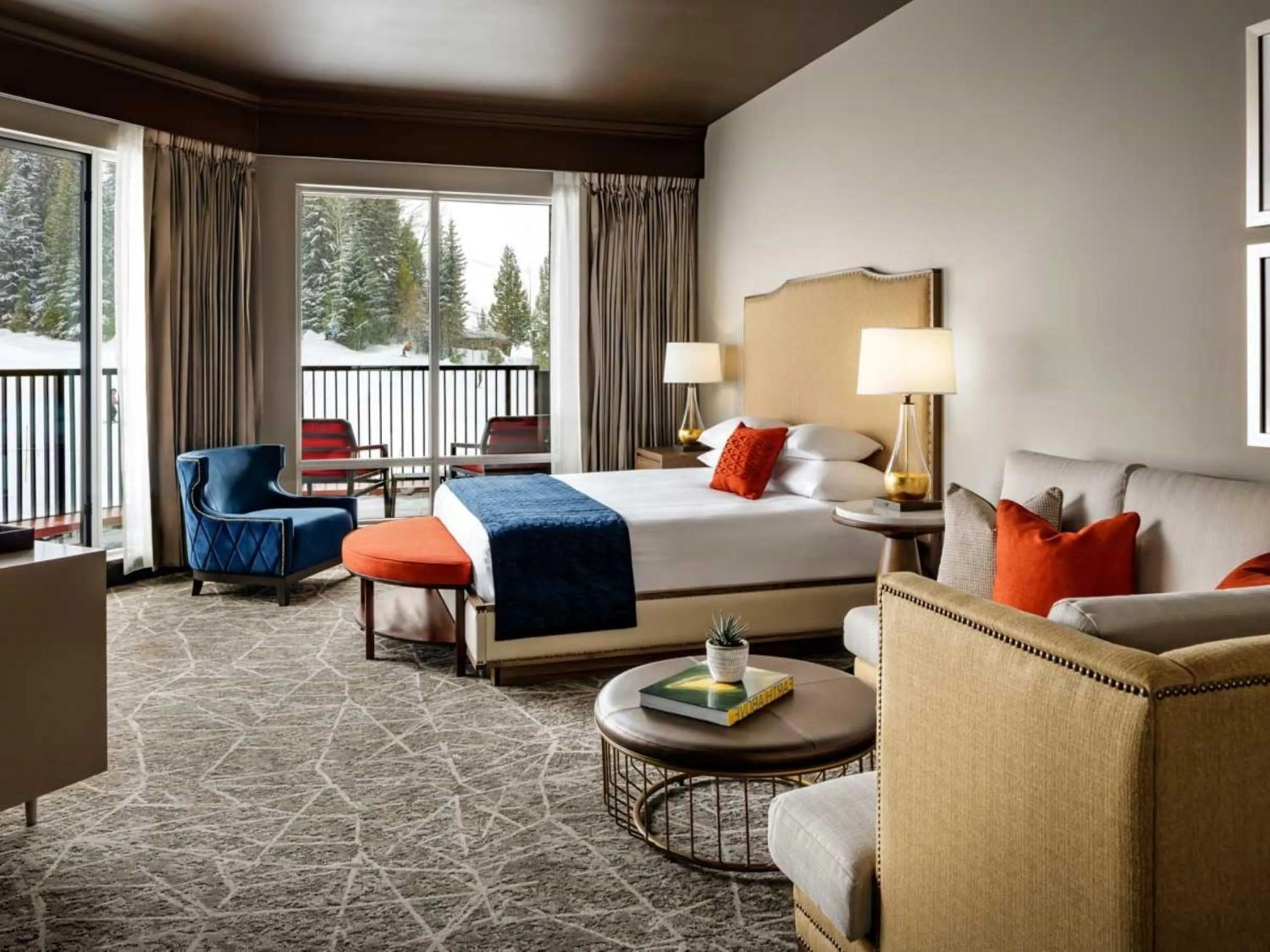 Bedroom in The Josie Hotel, Autograph Collection