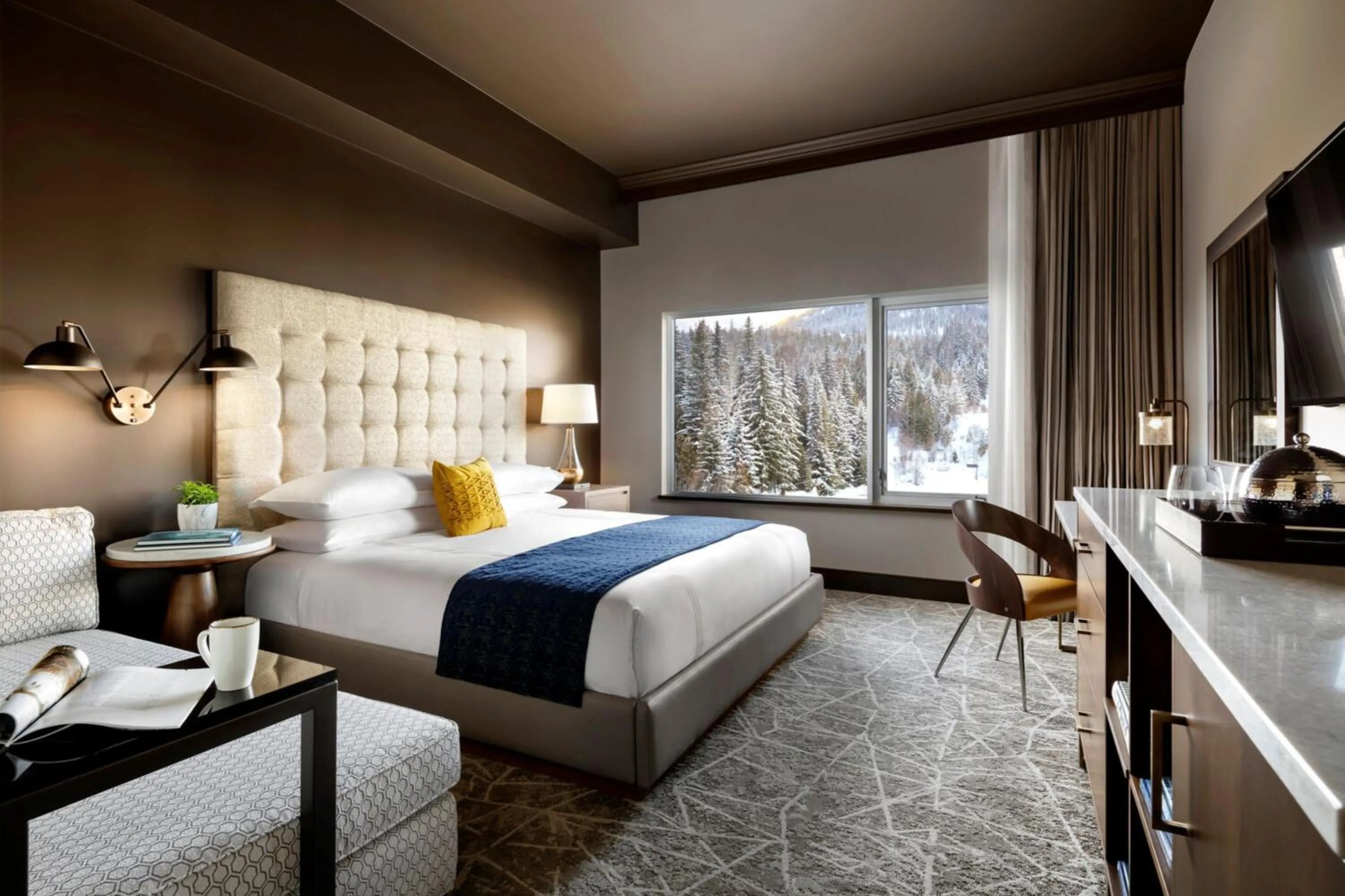 Bedroom, Bed in The Josie Hotel, Autograph Collection