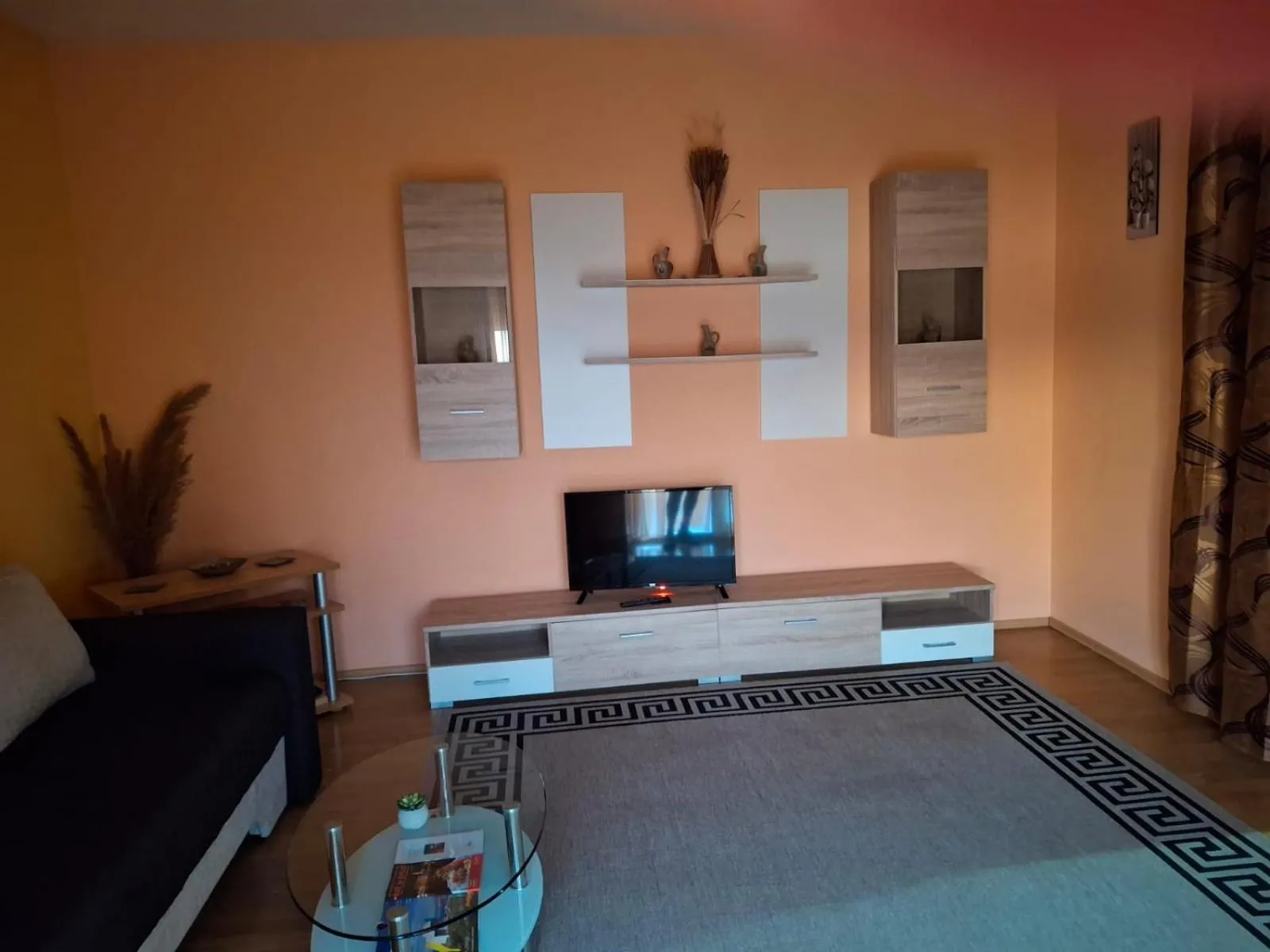 TV and multimedia, Bed in Villa Luketa