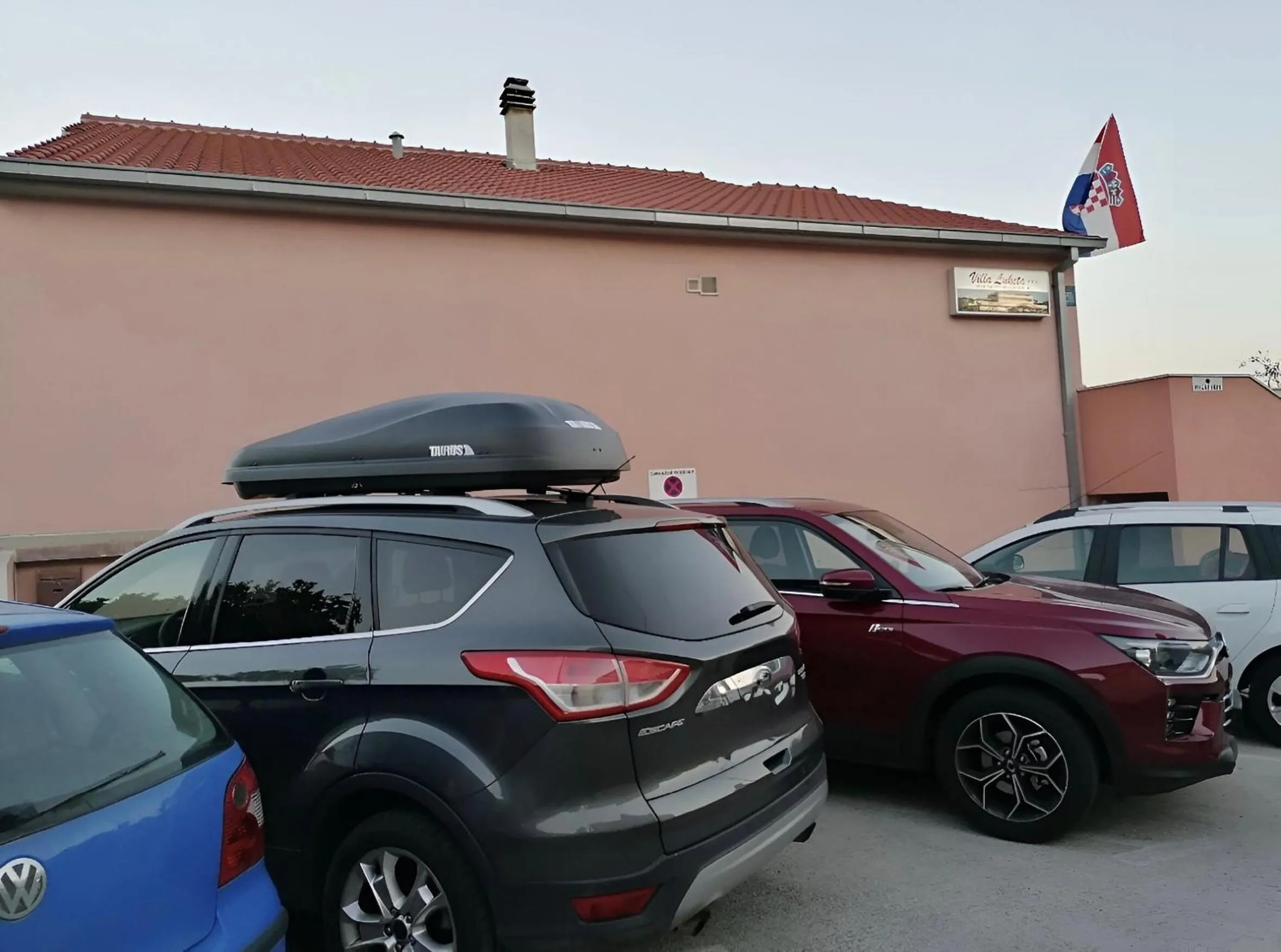 Parking in Villa Luketa