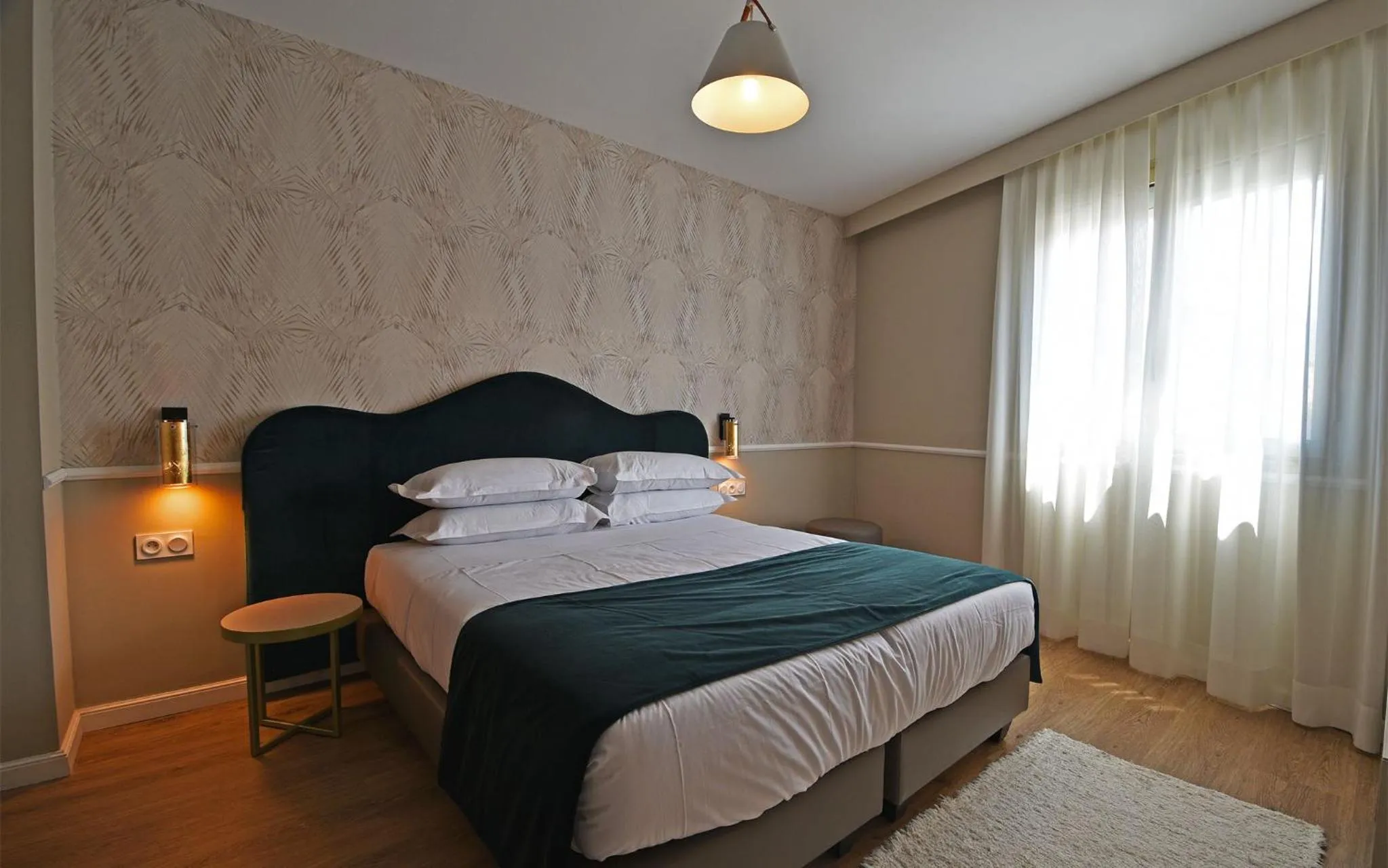 Bedroom, Bed in Hotel Restaurant Christophe Colomb