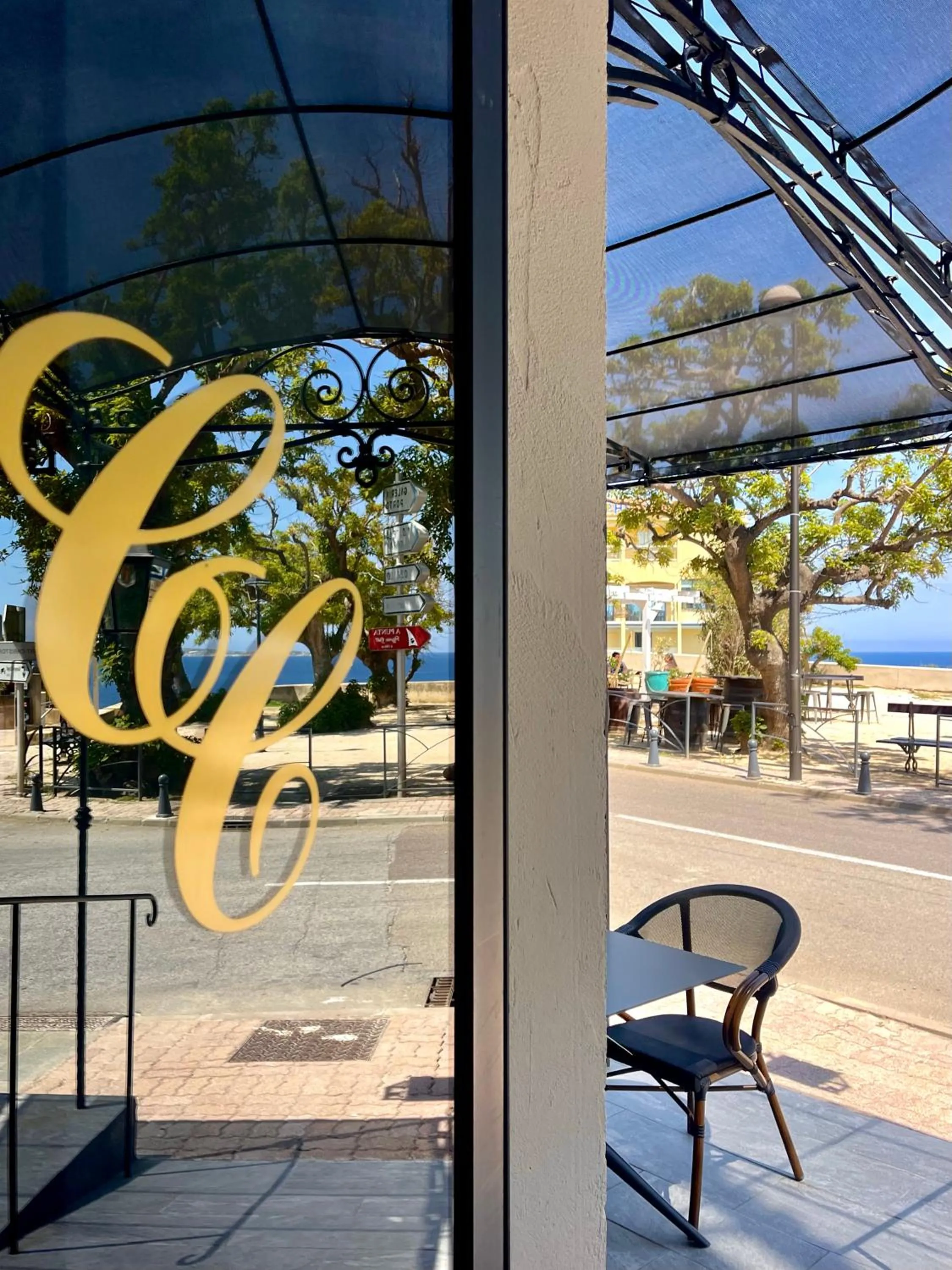 Property building in Hotel Restaurant Christophe Colomb