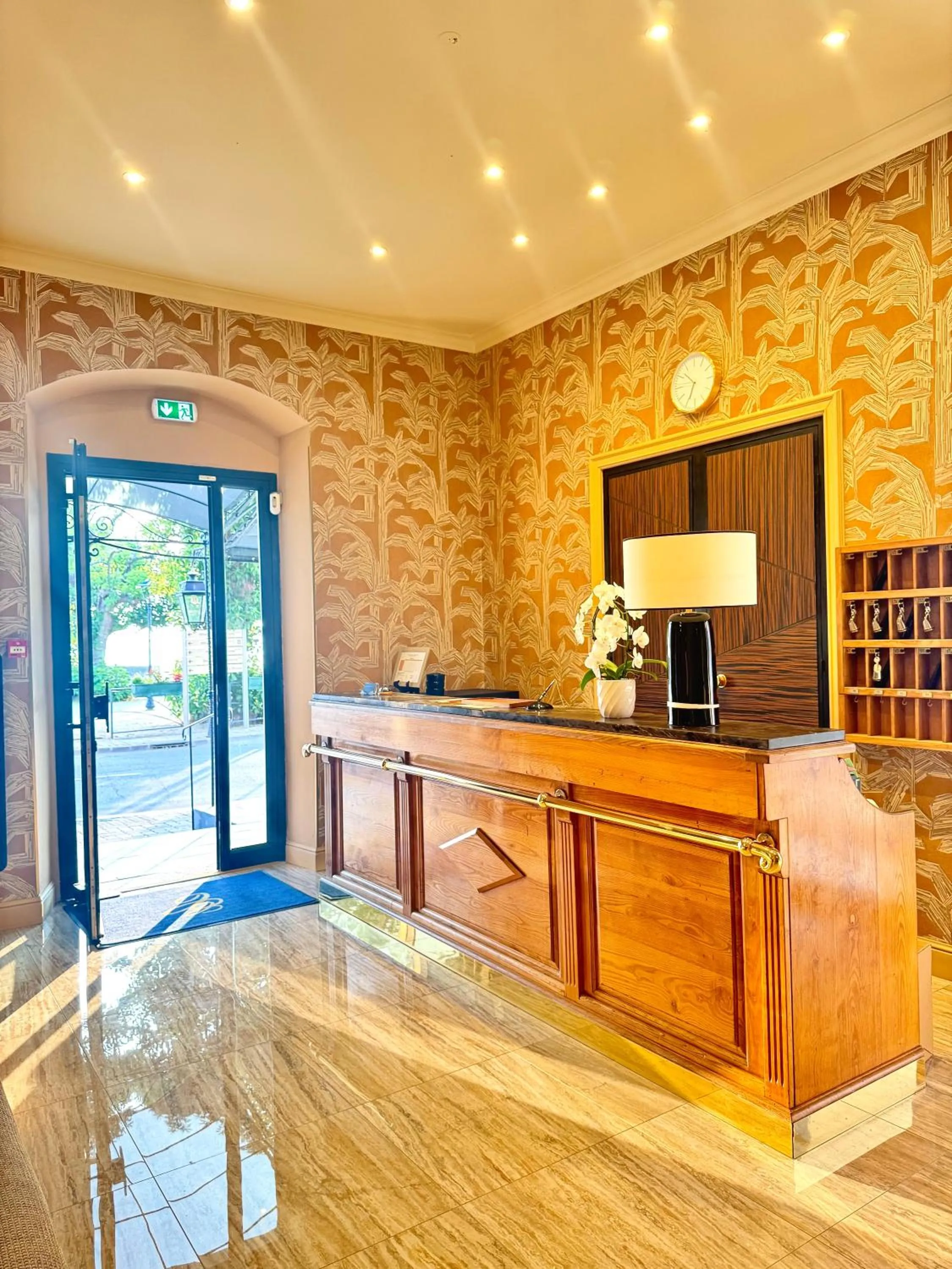 Lobby or reception in Hotel Restaurant Christophe Colomb