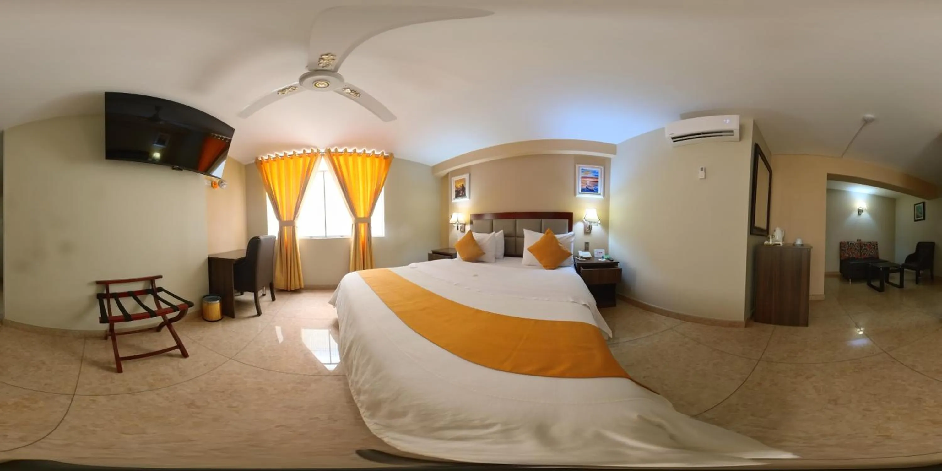 Photo of the whole room, Bed in Gran Recreo Hotel - Trujillo - Perú