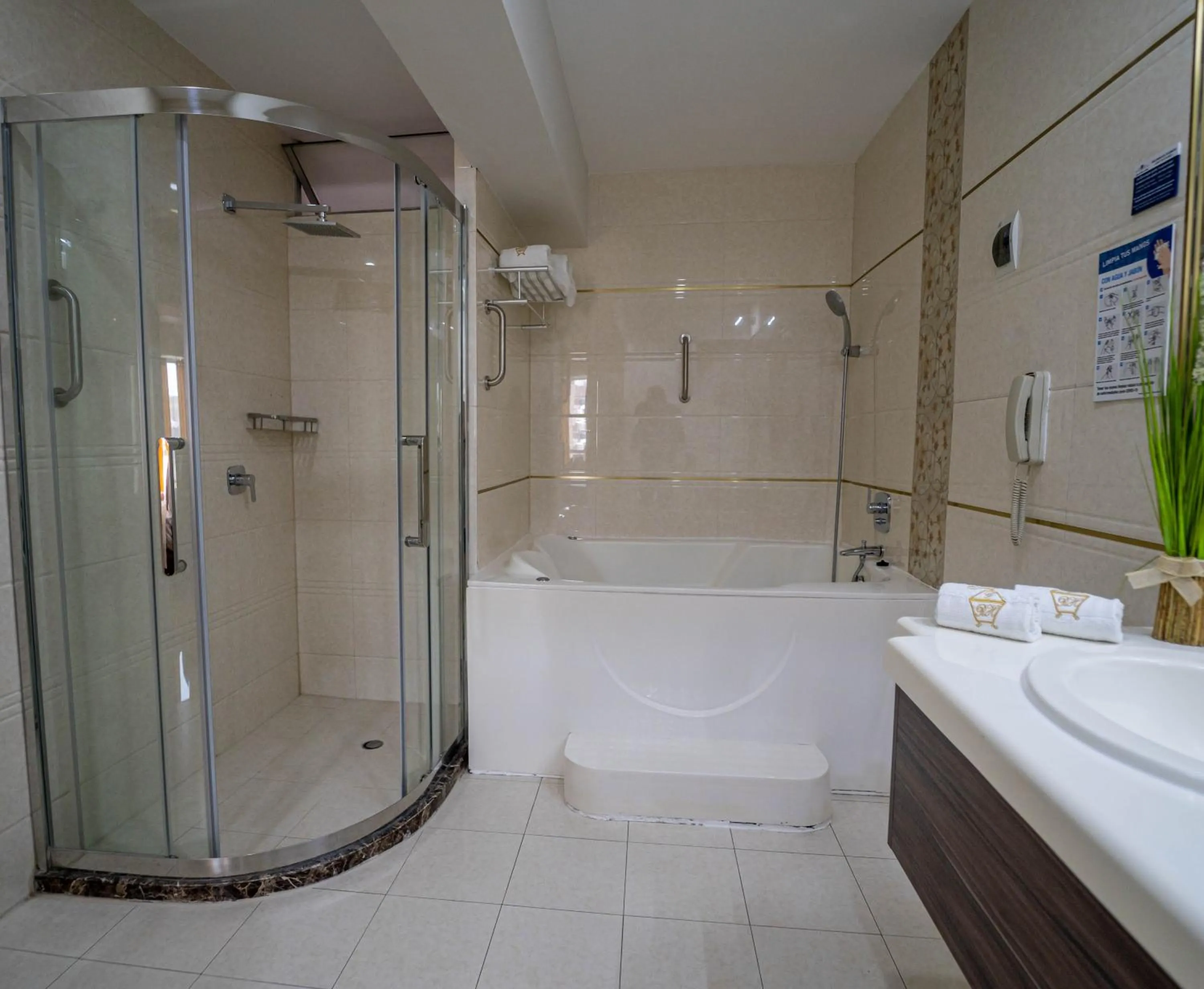 Hot Tub in Gran Recreo Hotel - Trujillo - Perú