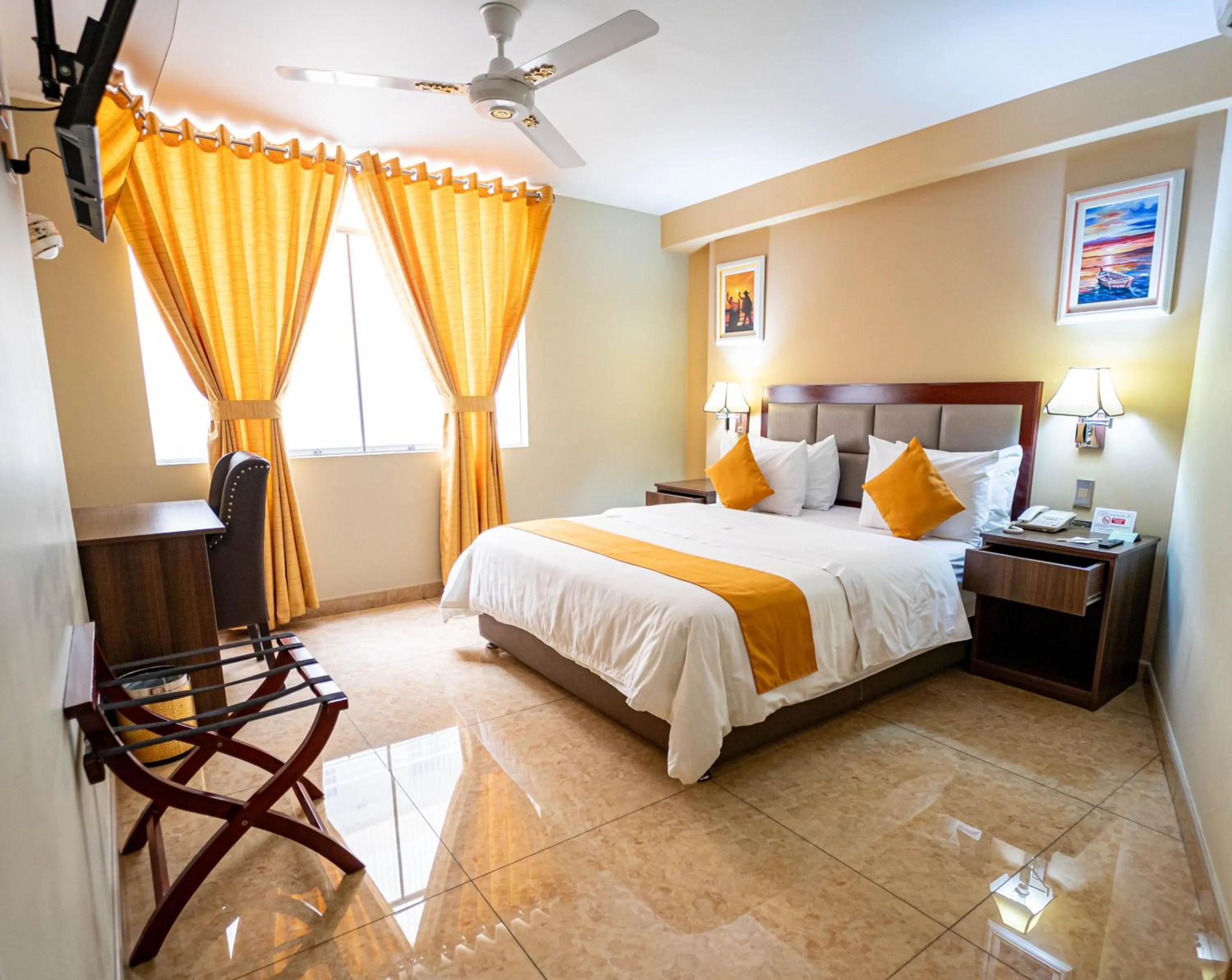 Photo of the whole room, Bed in Gran Recreo Hotel - Trujillo - Perú