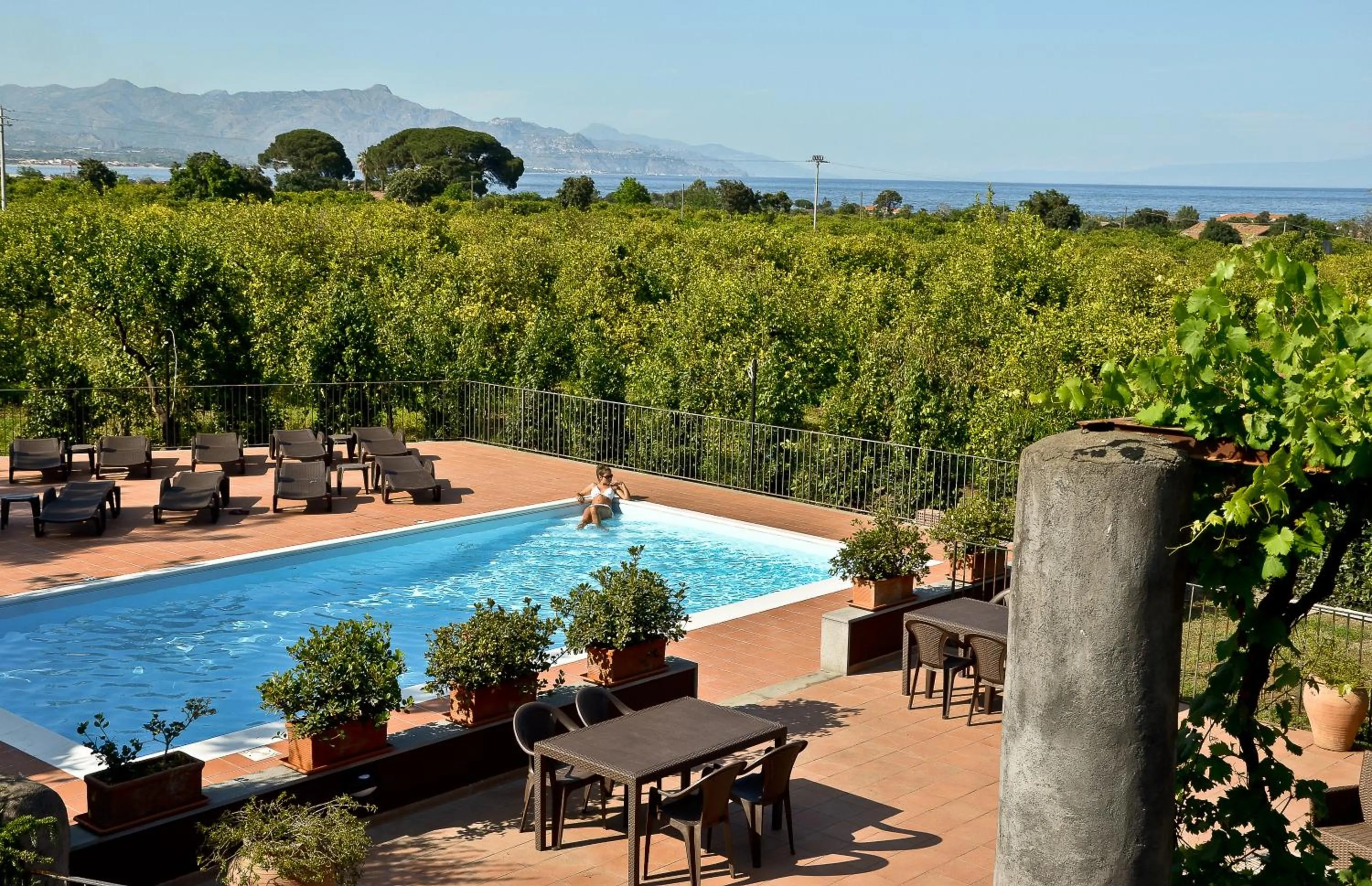 Swimming pool in La Terra Del Mezzo