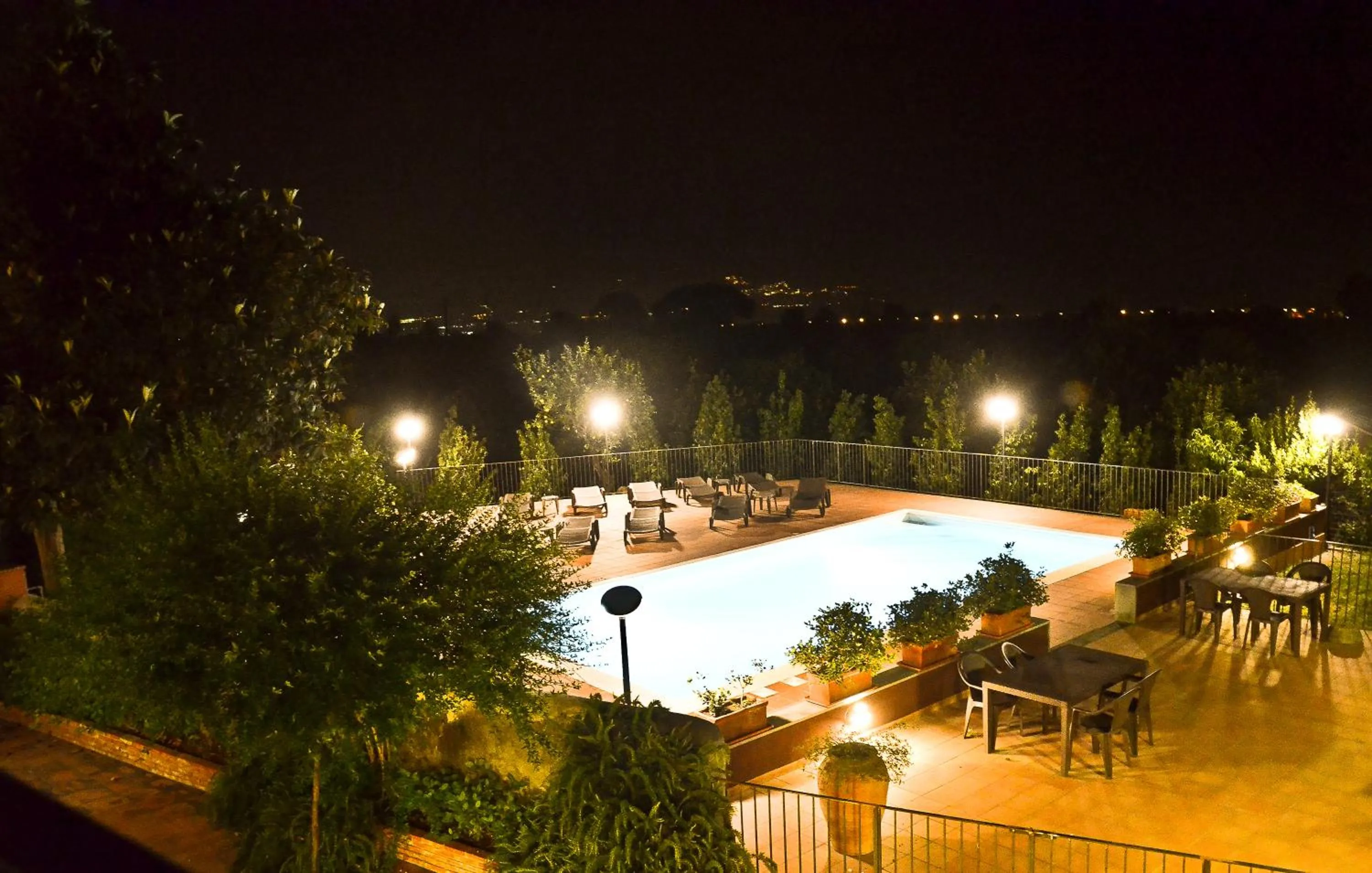Swimming pool in La Terra Del Mezzo