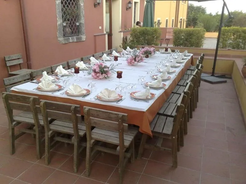 Restaurant/places to eat in La Terra Del Mezzo