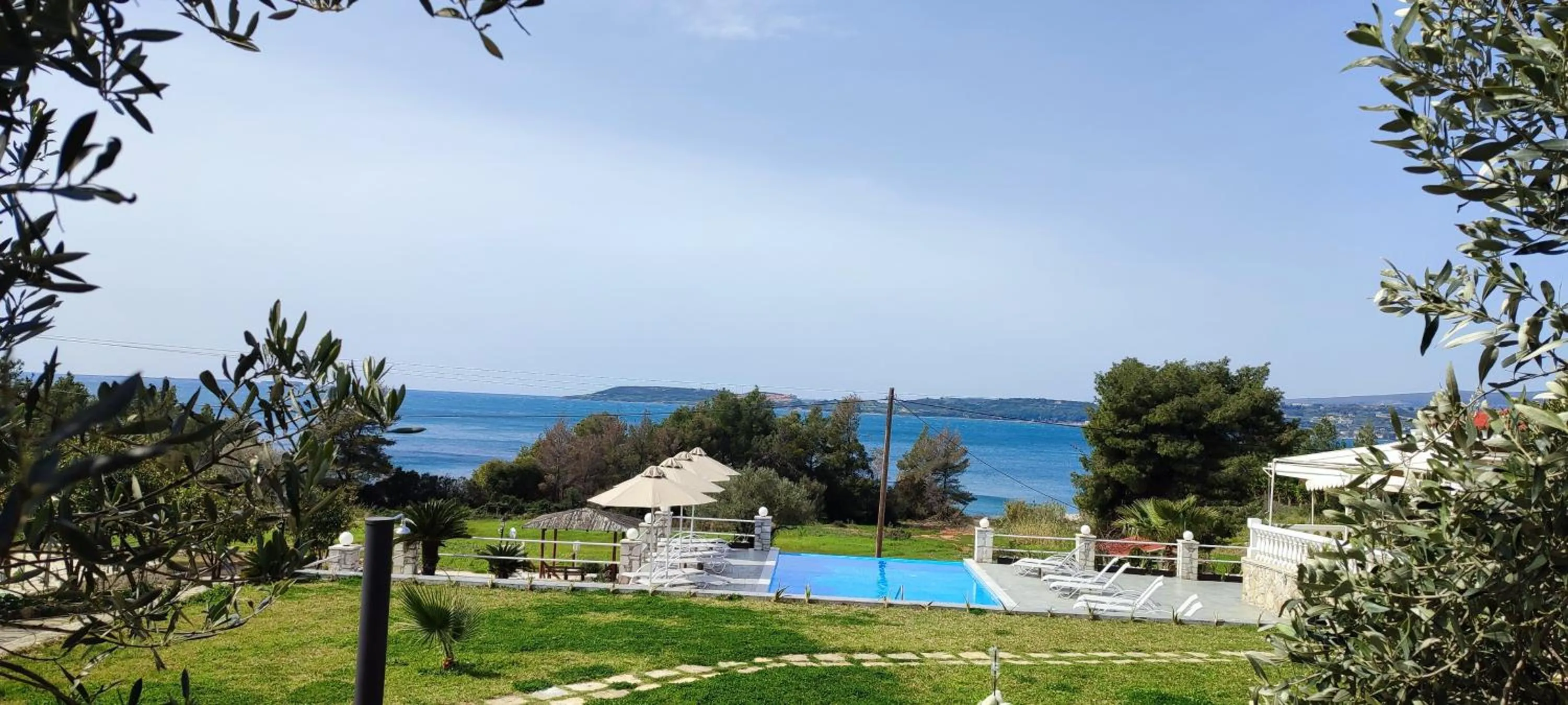 Swimming pool in Oskars Studios & Apartments