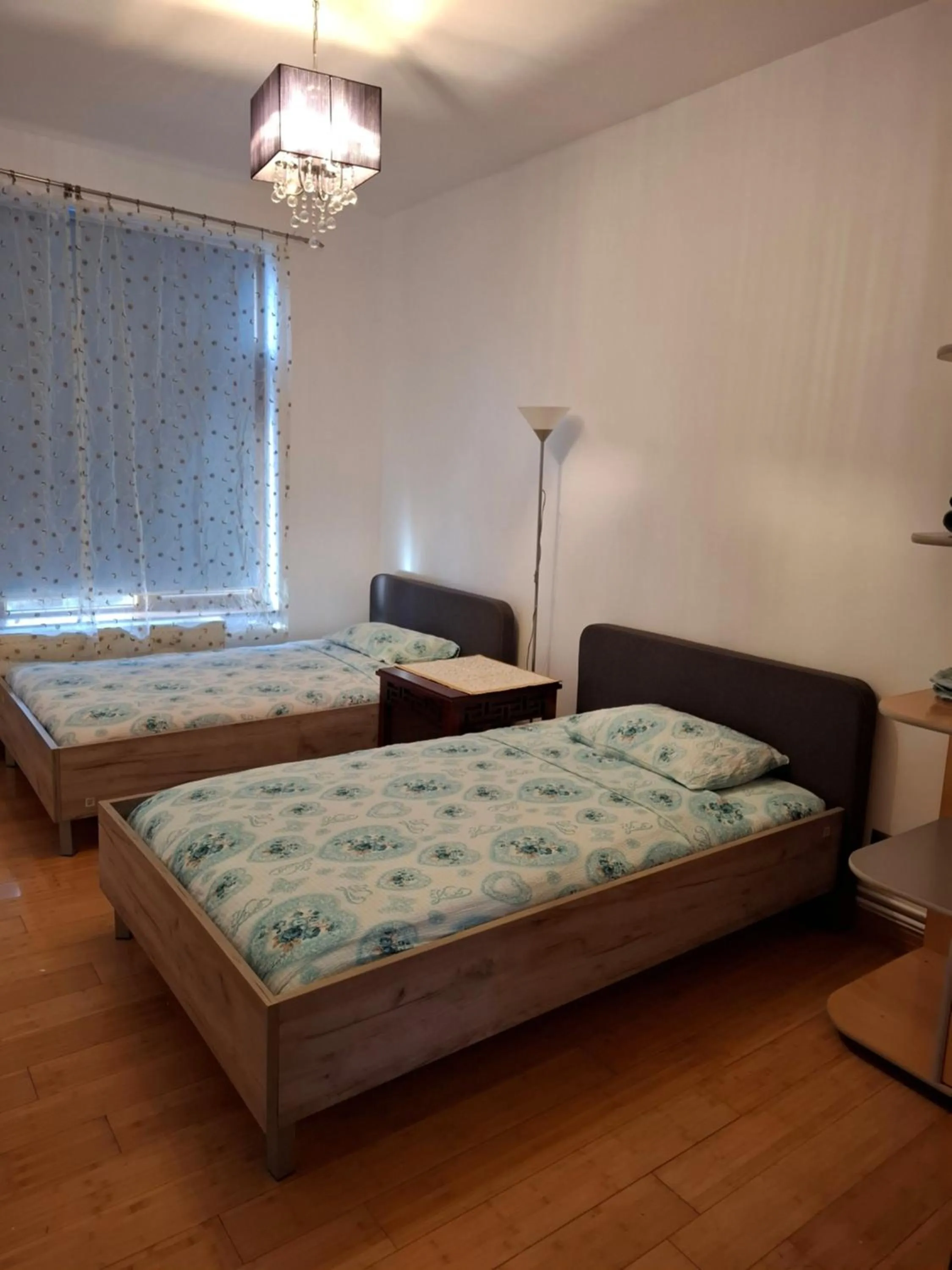 Bed in Motel DHS - Chinese Restaurant