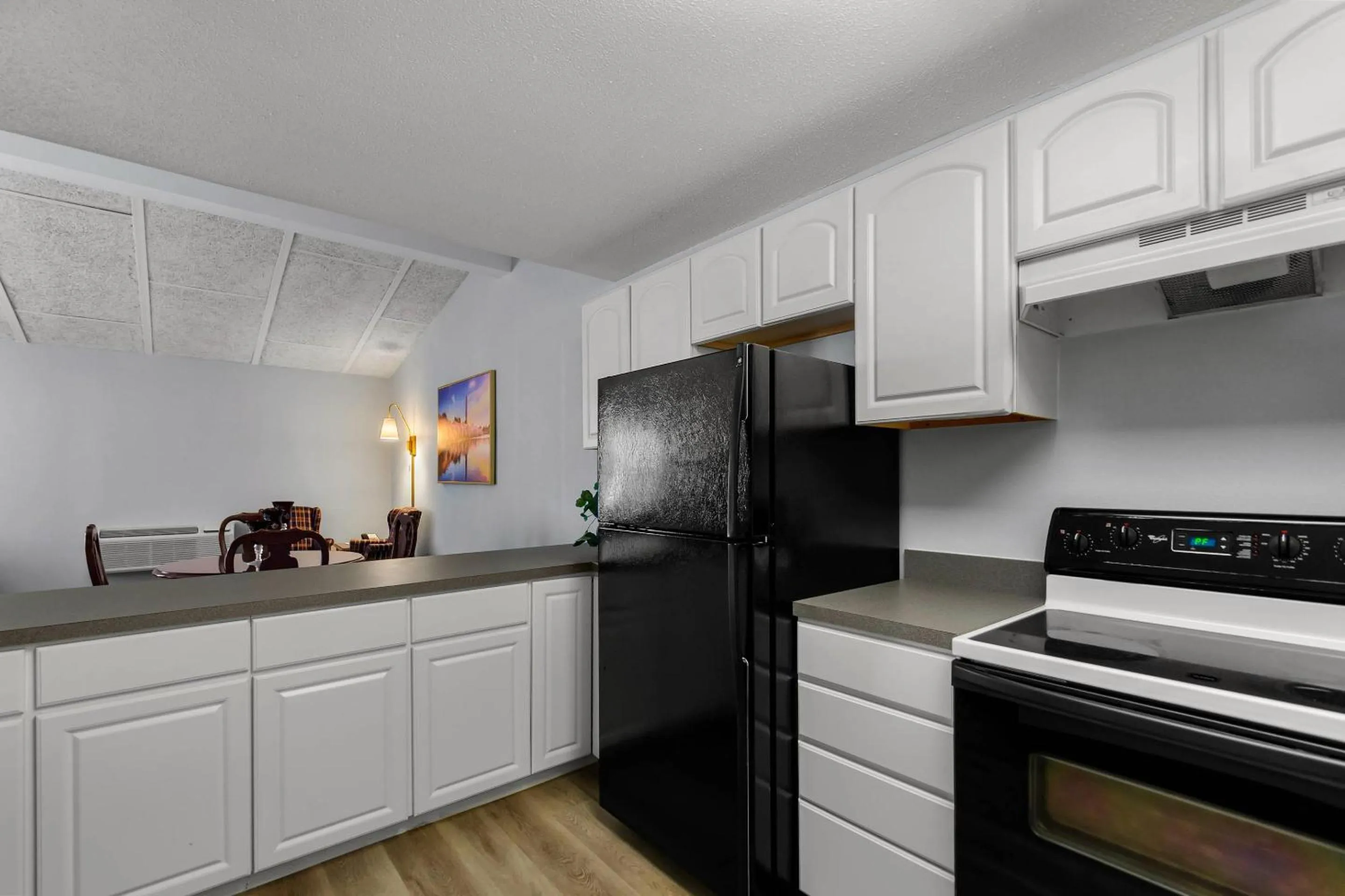 Bedroom in Clarion Inn Falls Church-Arlington