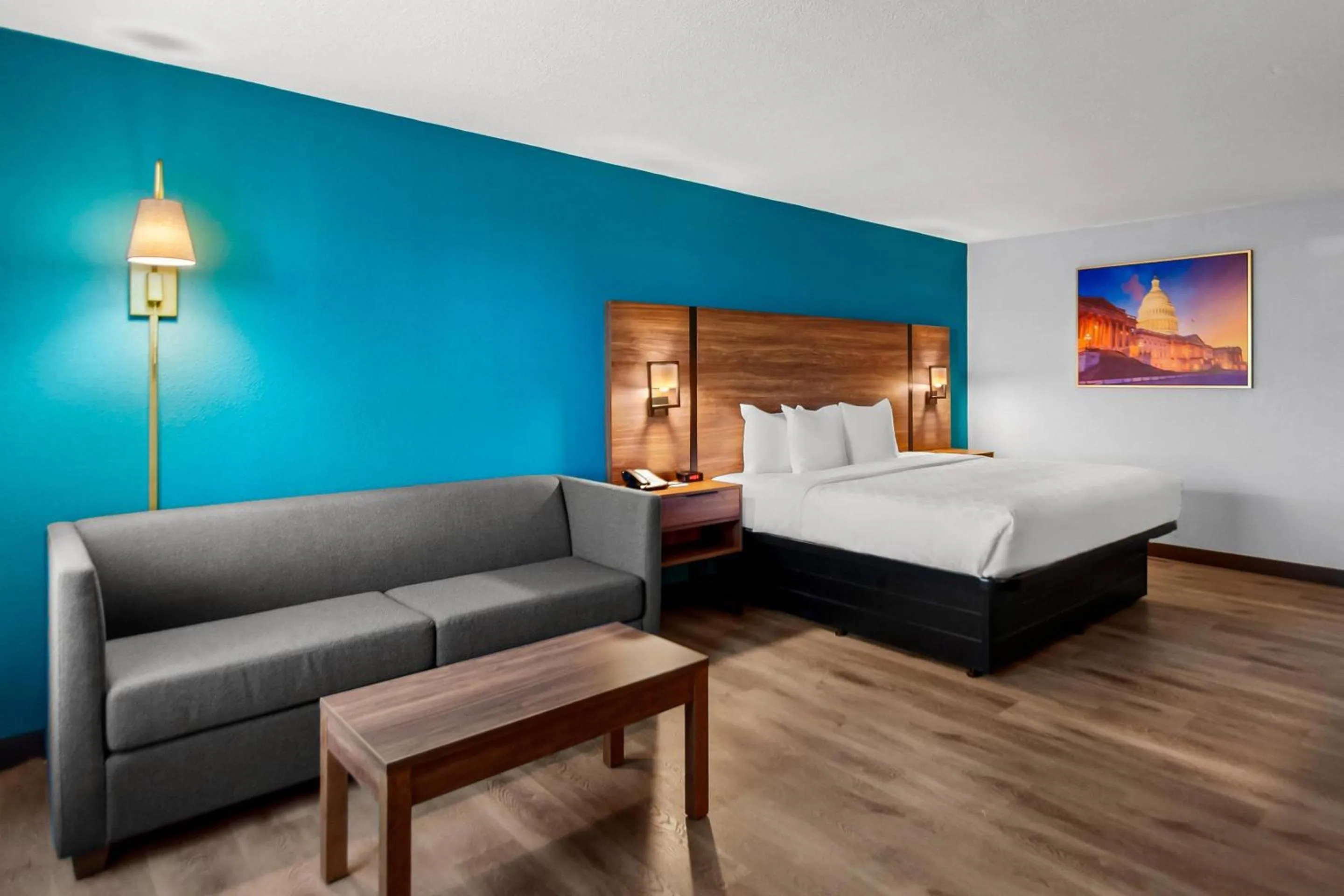 Bedroom, Bed in Clarion Inn Falls Church-Arlington