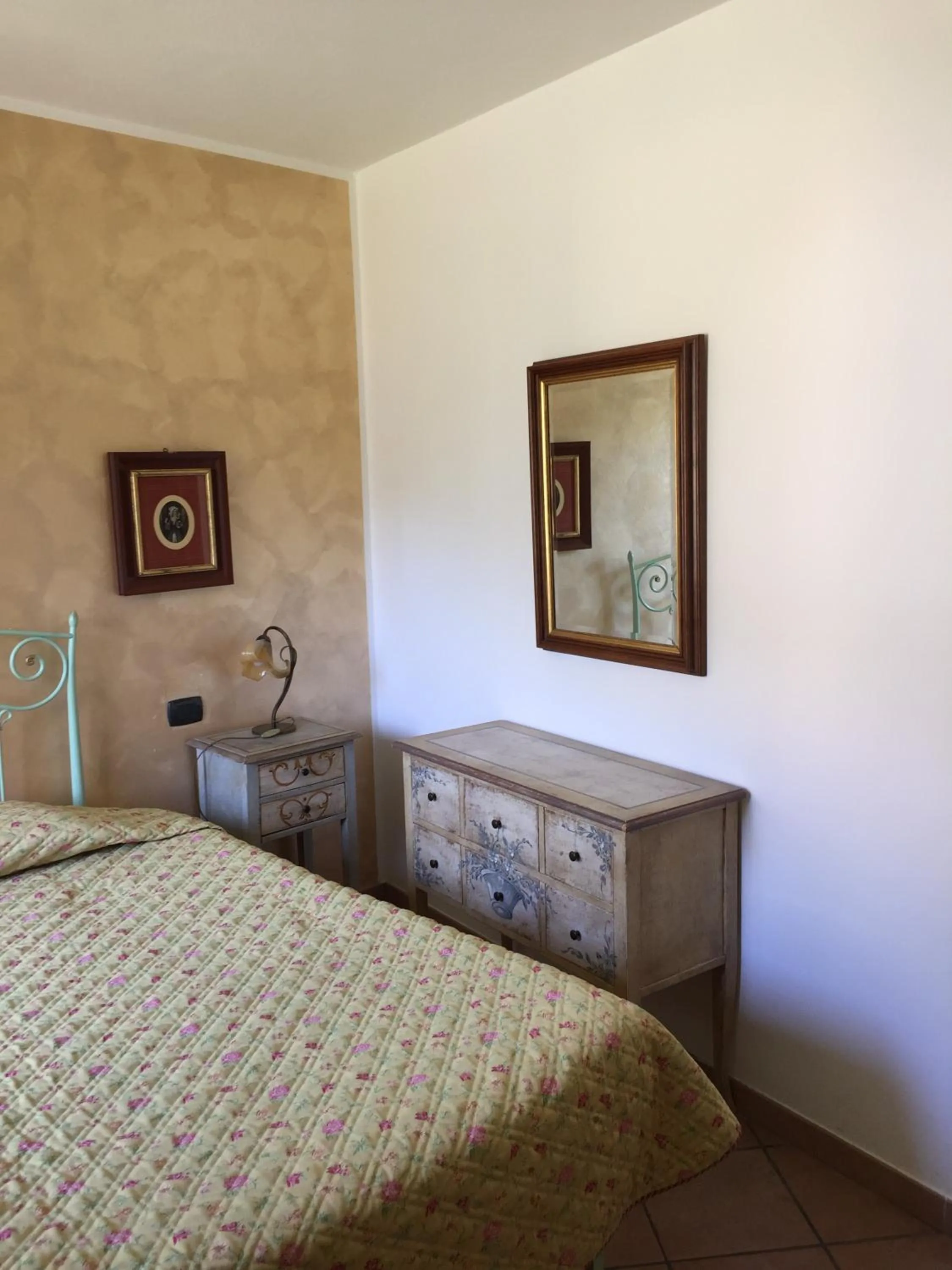 Photo of the whole room, Bed in La Posada