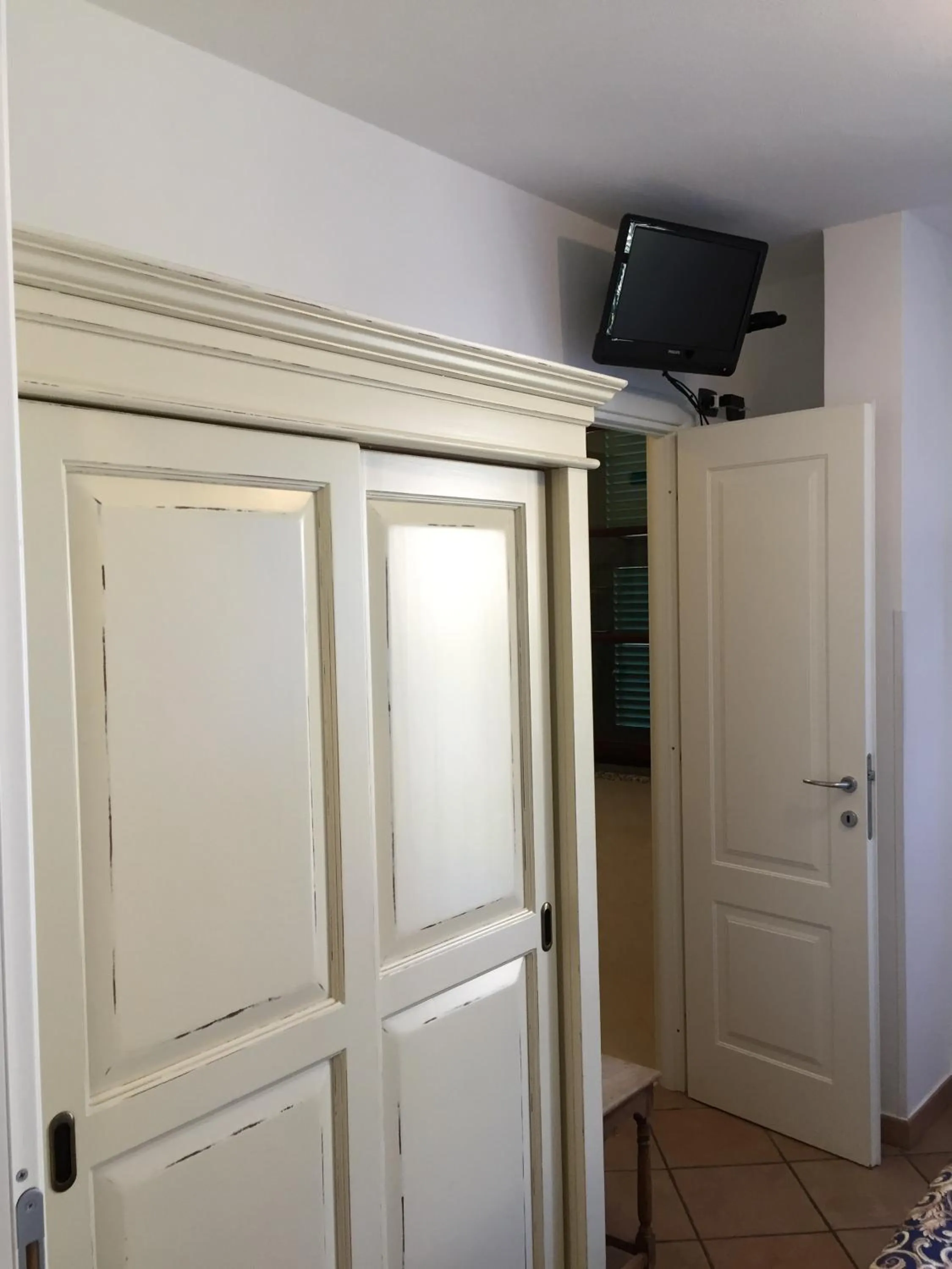 Photo of the whole room in La Posada