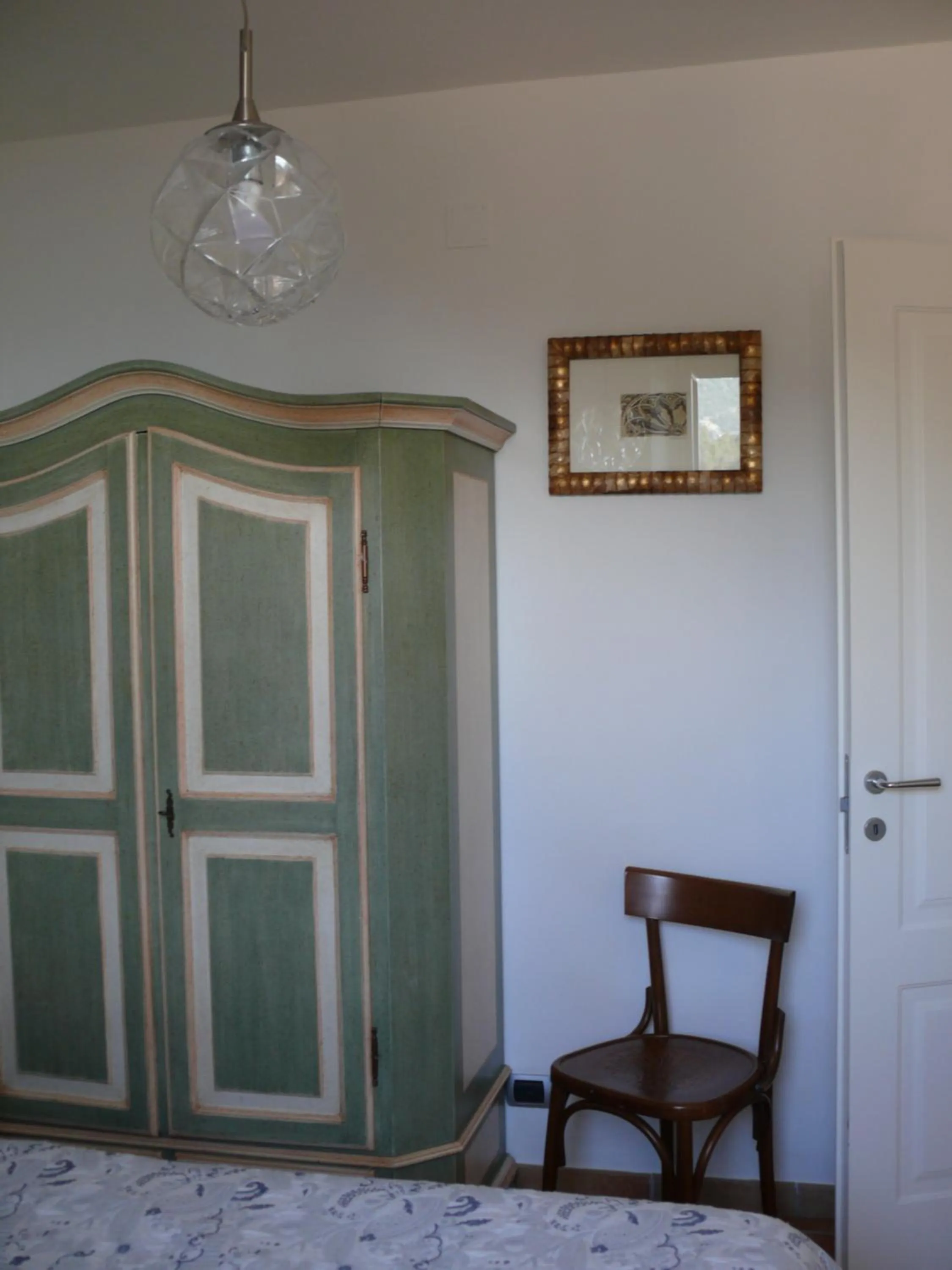 Photo of the whole room in La Posada