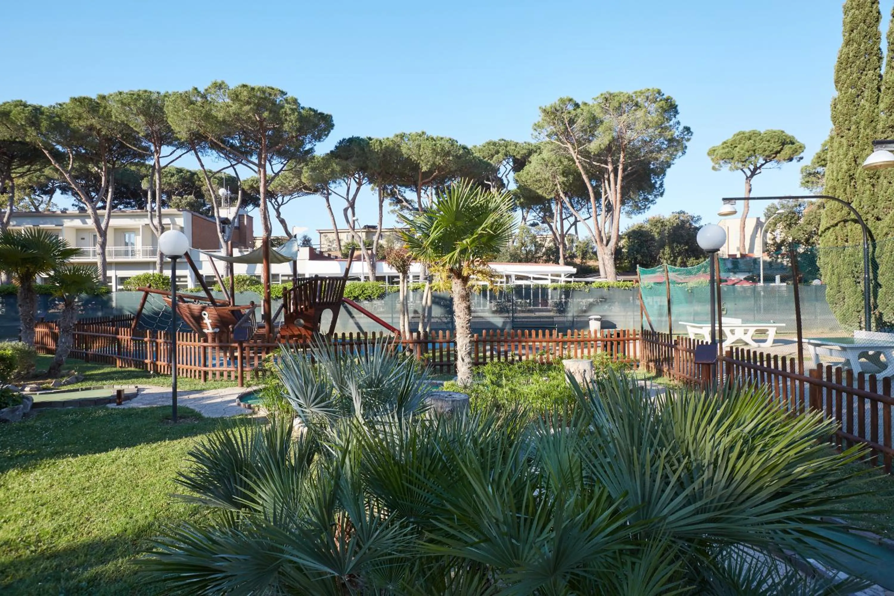 Entertainment in Golfo del Sole Hotel & Holiday Resort