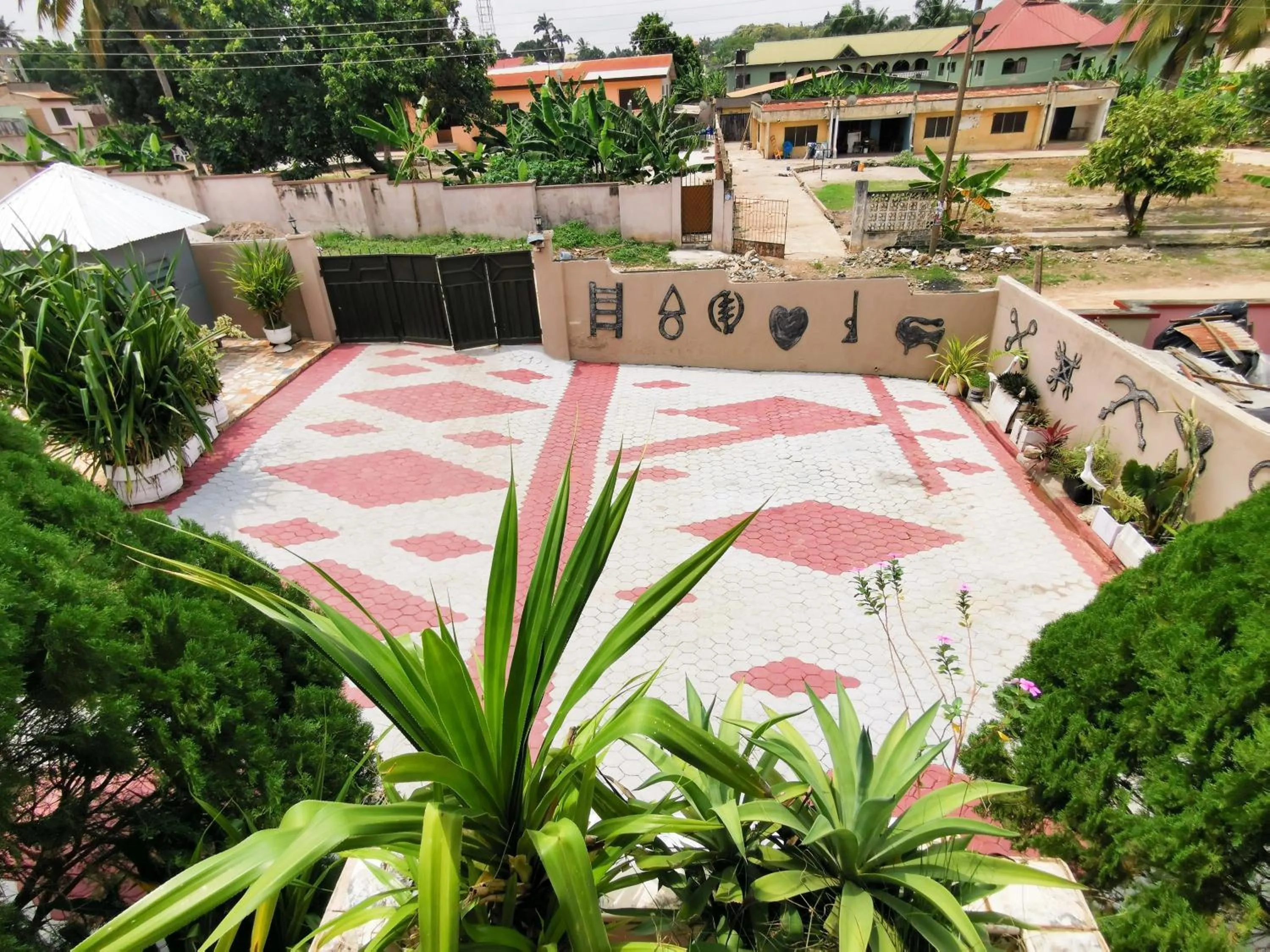 Bird's eye view in To Be Hotel