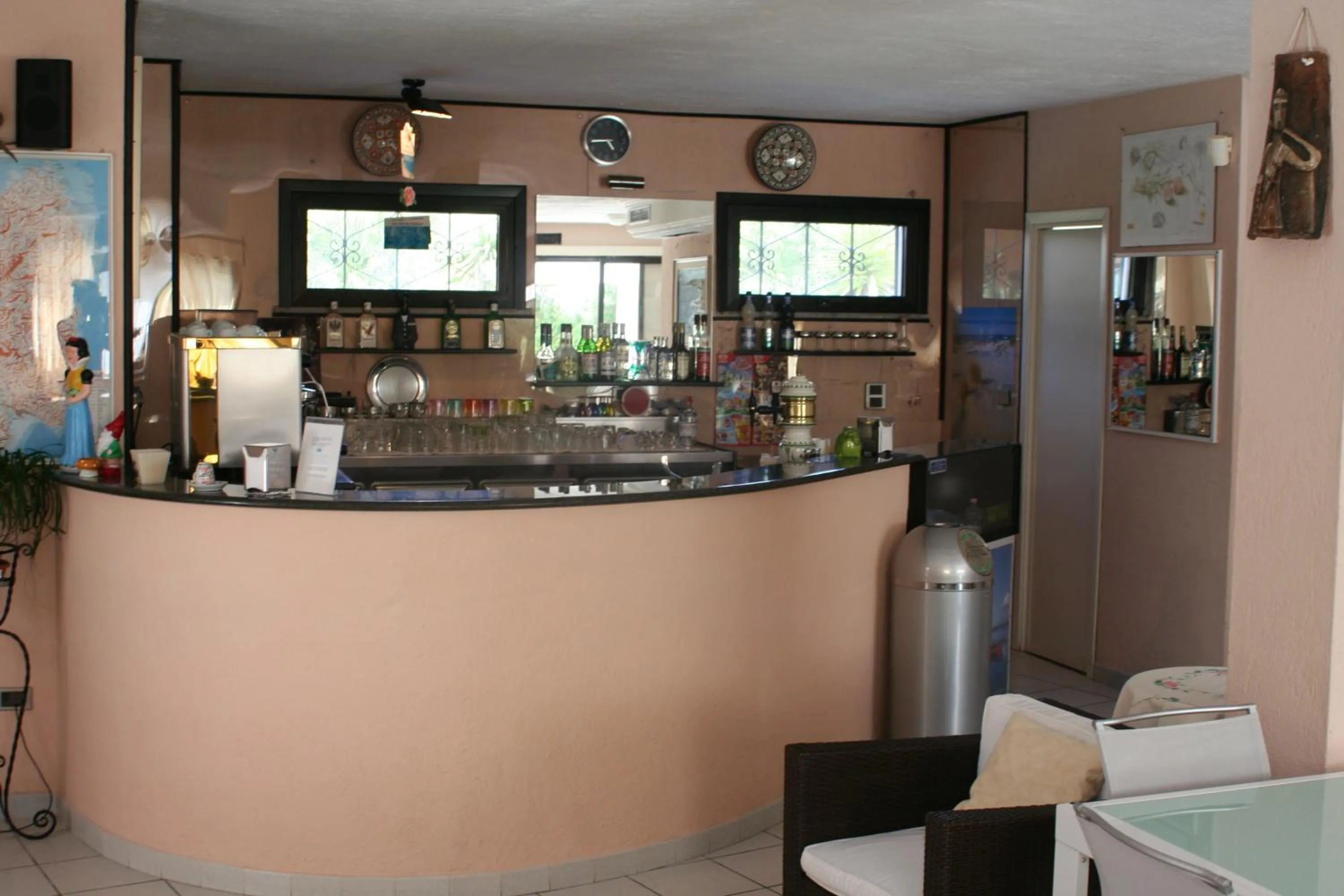 Food and drinks in Verdemare Sardegna Uno