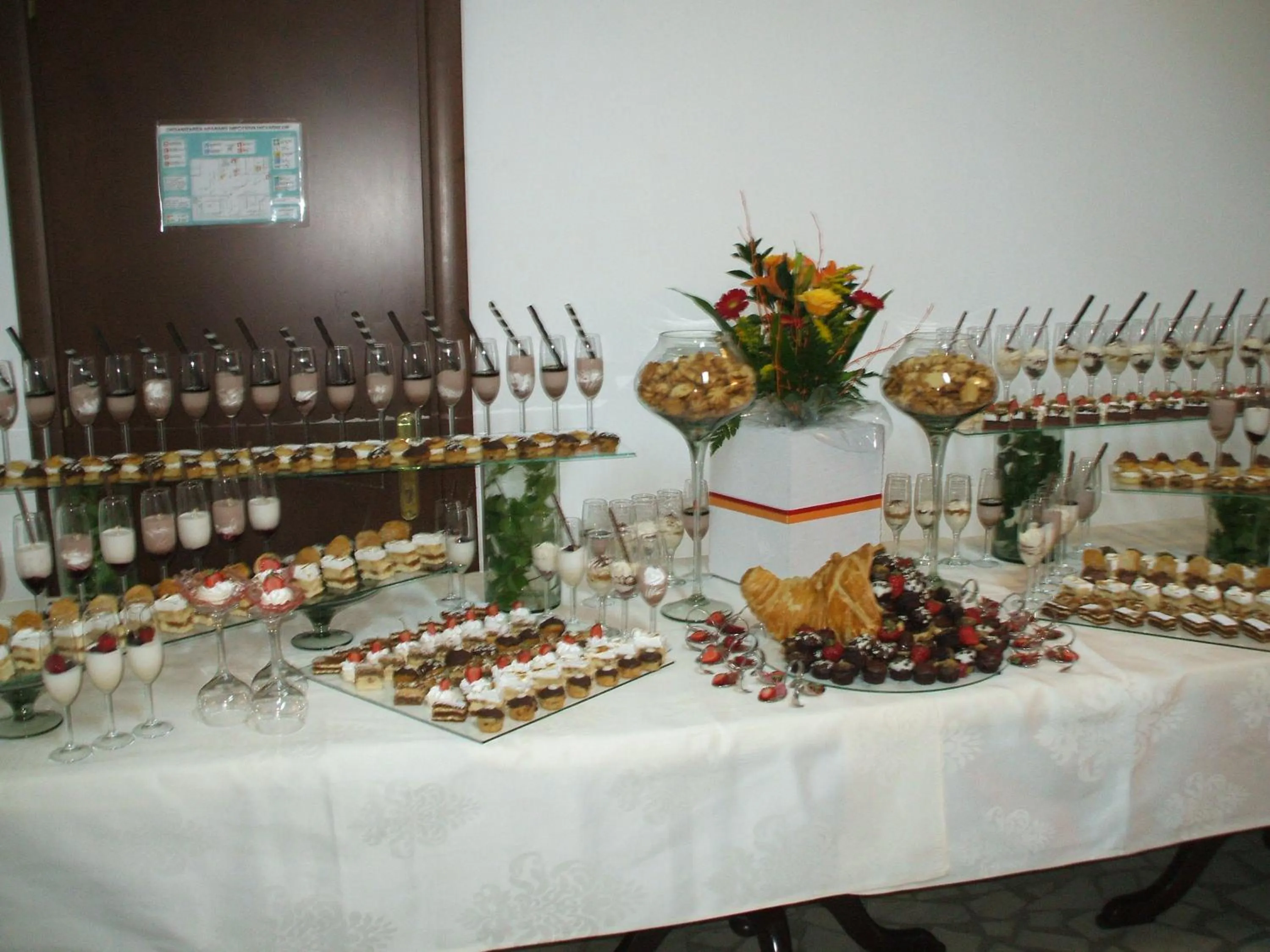 Food and drinks in Hotel Condor