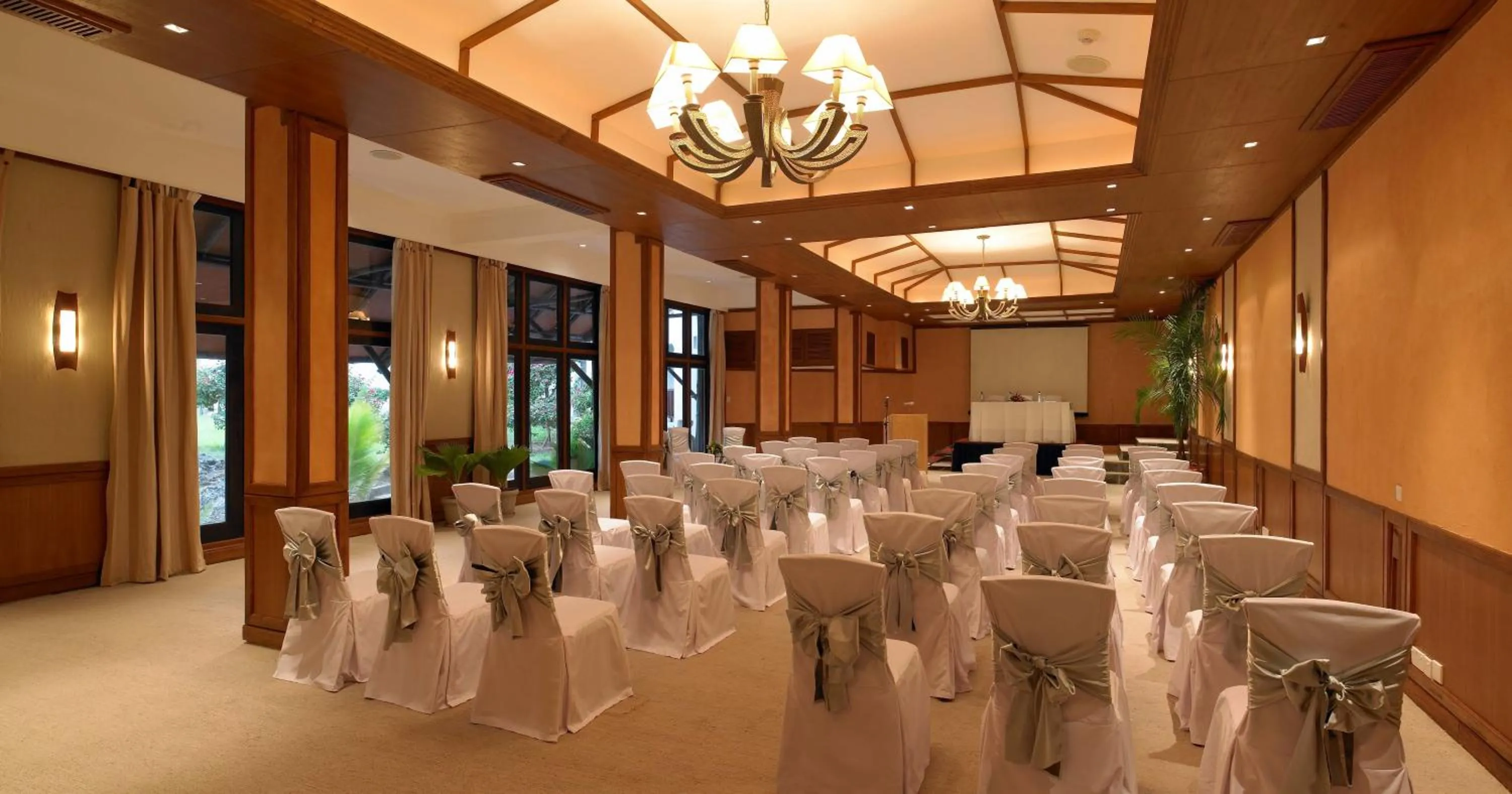 Day in Diani Reef Beach Resort & Spa - Your Beachfront Bliss Awaits