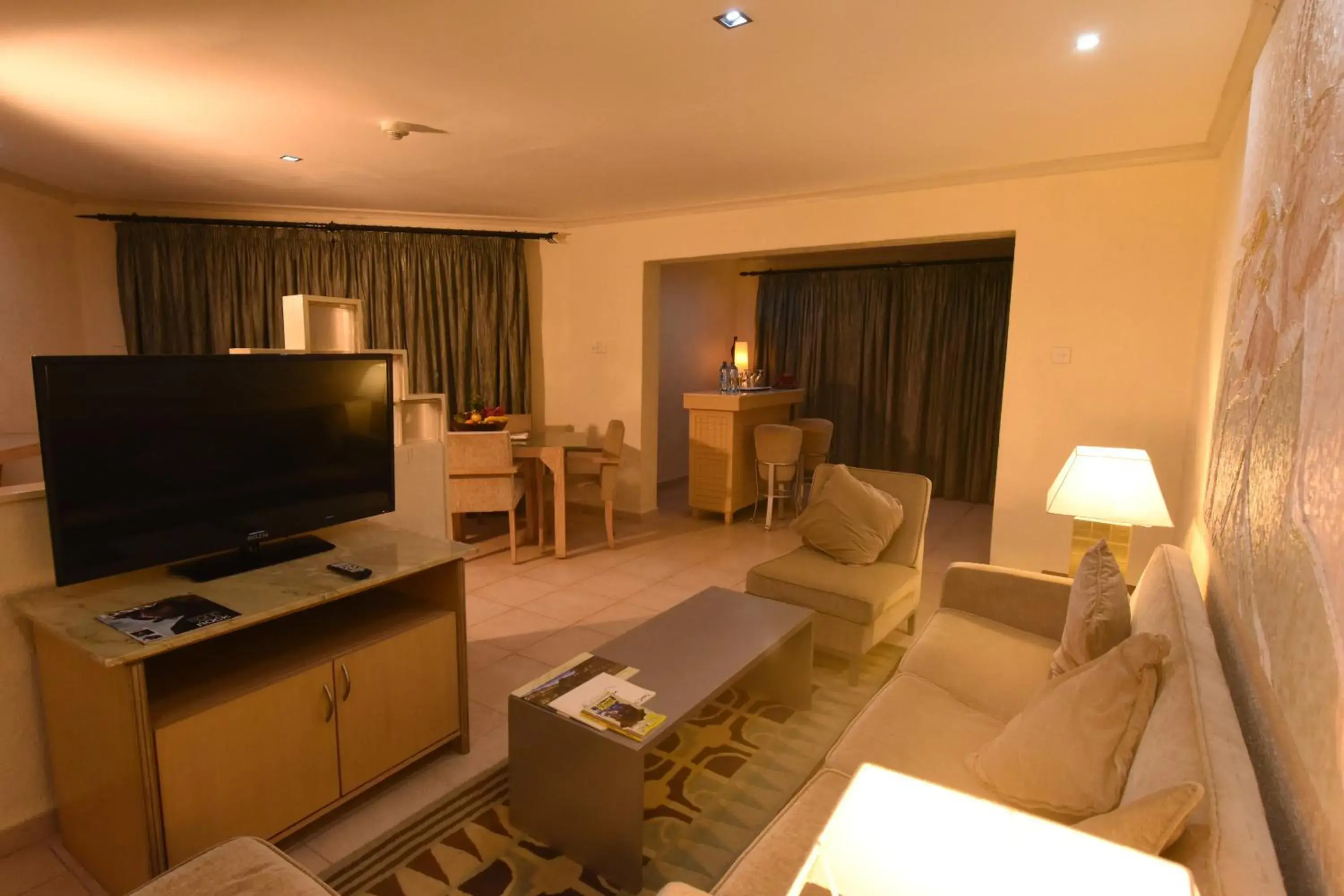 Penthouse Suite in Diani Reef Beach Resort & Spa - Your Beachfront Bliss Awaits Penthouse Suite in Diani Reef Beach Resort & Spa - Your Beachfront Bliss Awaits