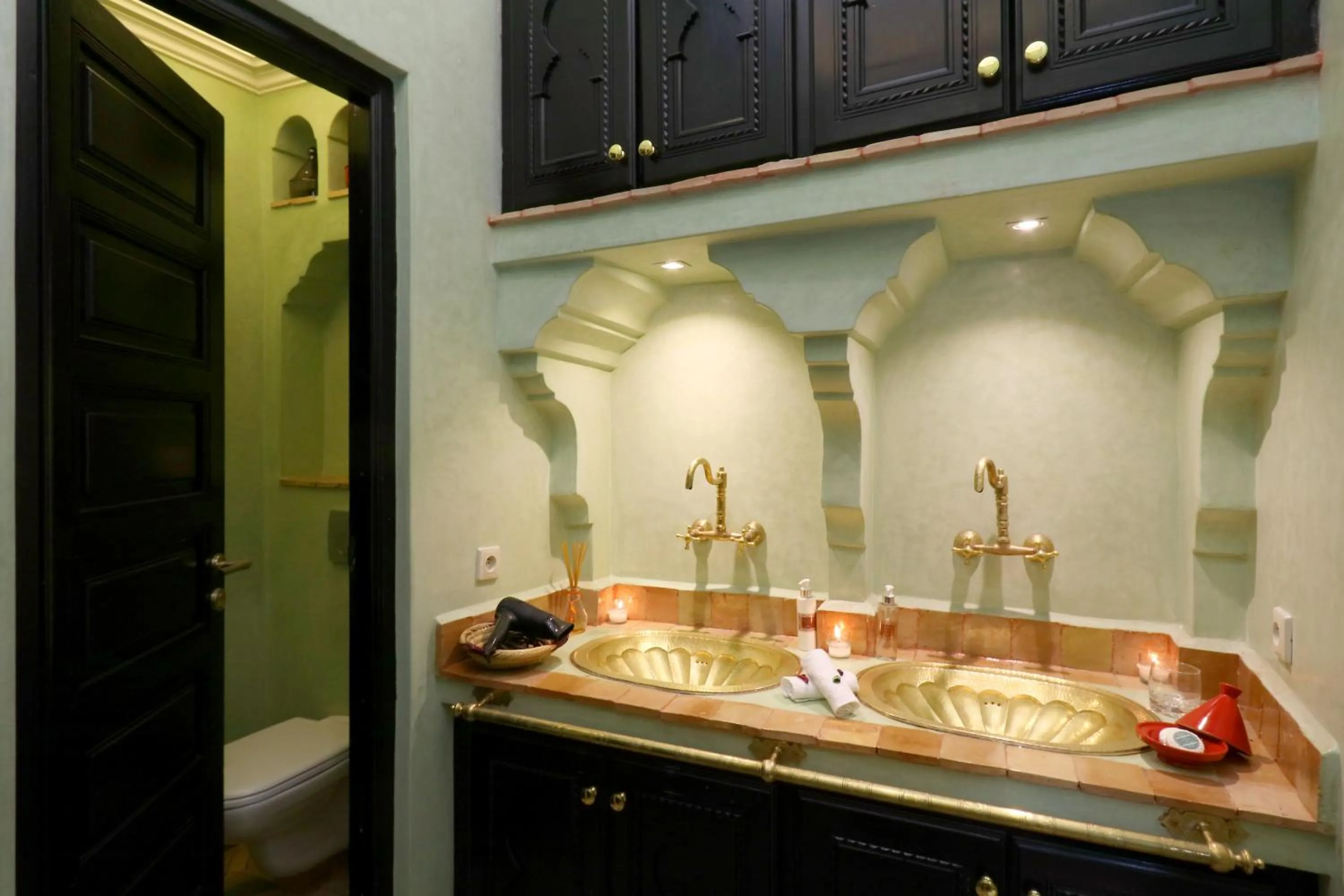 Bathroom in Riad Omara al Kasbah