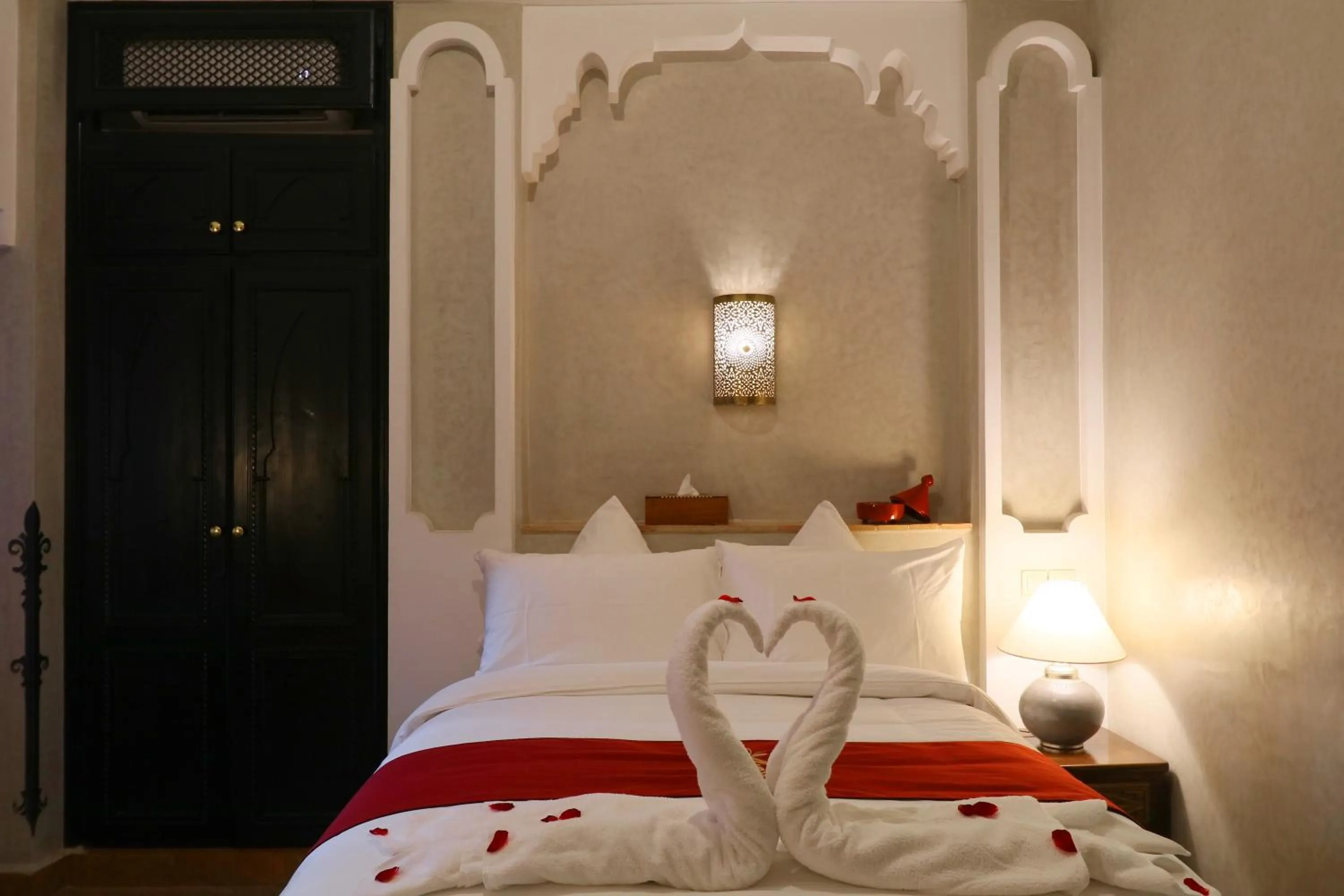 Bed in Riad Omara al Kasbah