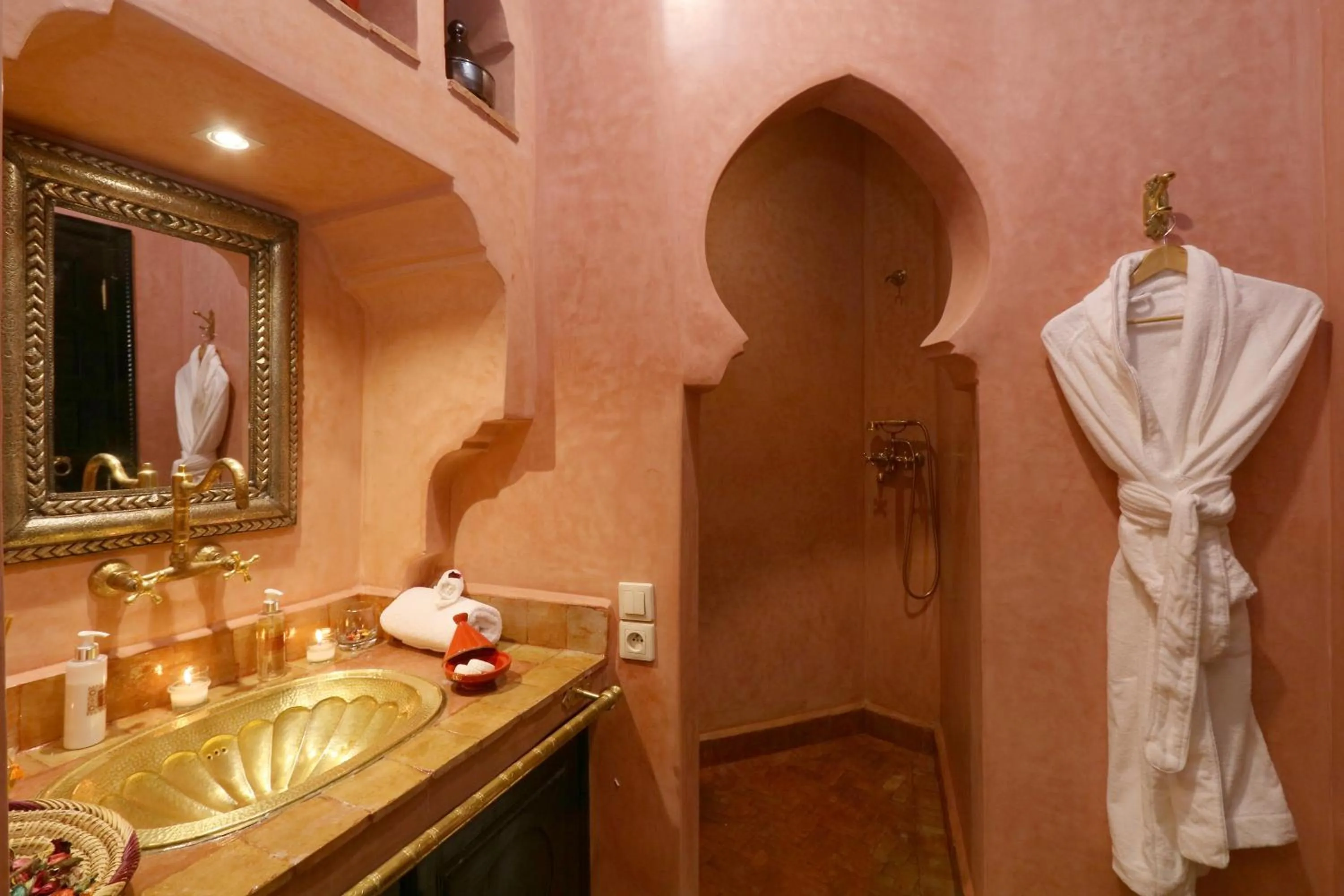 Bathroom in Riad Omara al Kasbah
