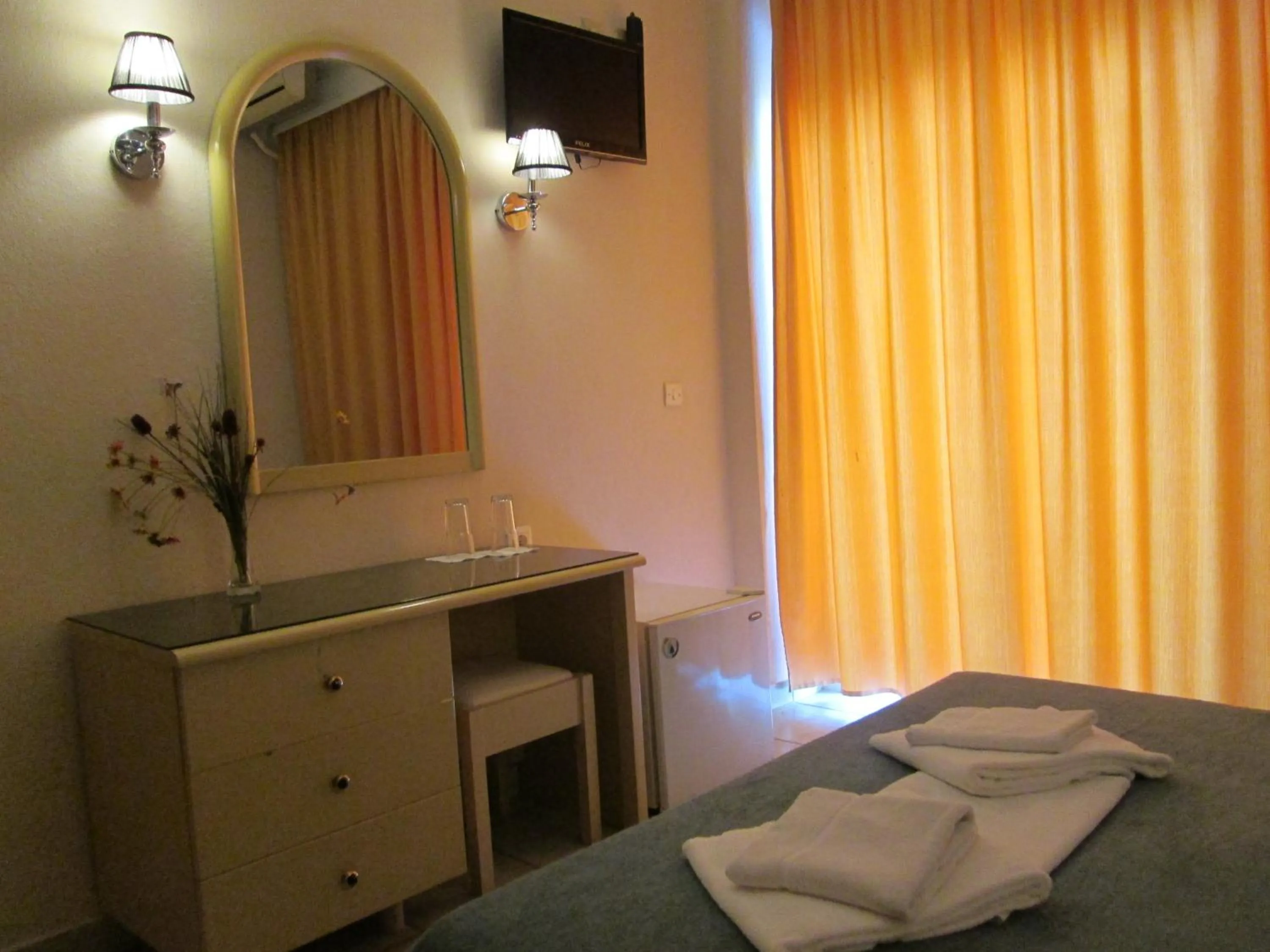 TV and multimedia, Bed in Hotel Lito