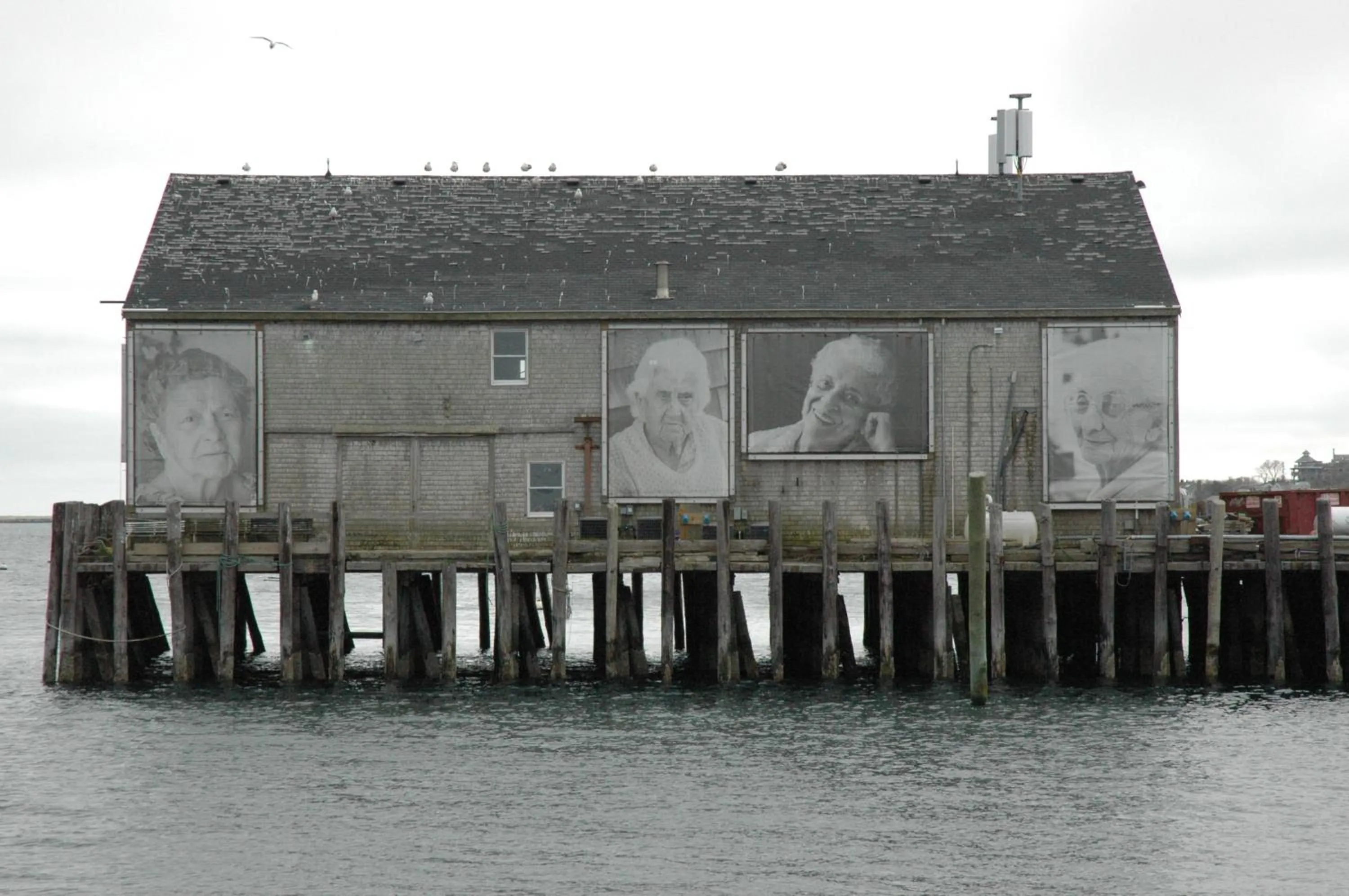 Spring in Anchor Inn Beach House