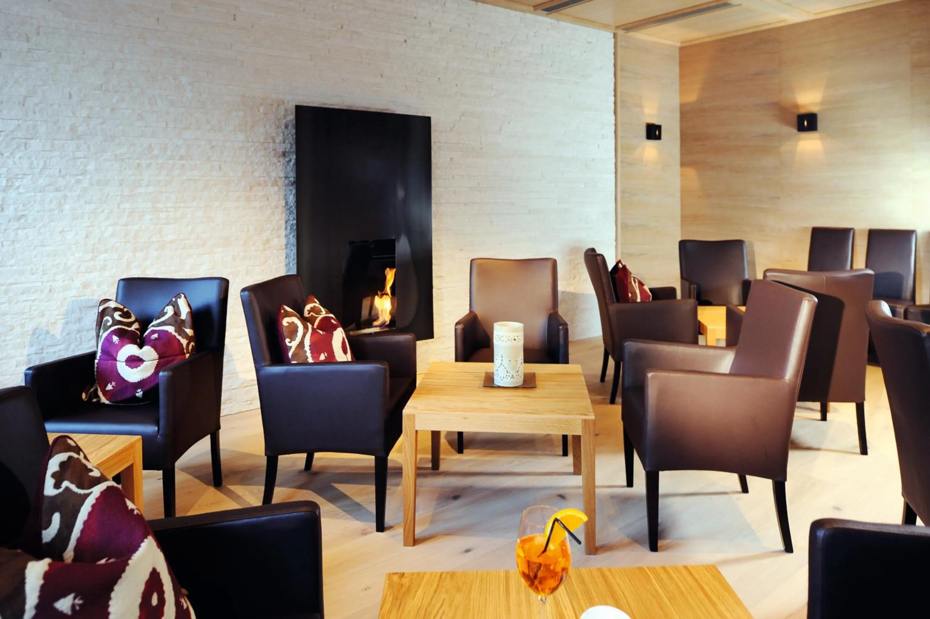 Lounge or bar in Hotel Goldener Adler Wattens