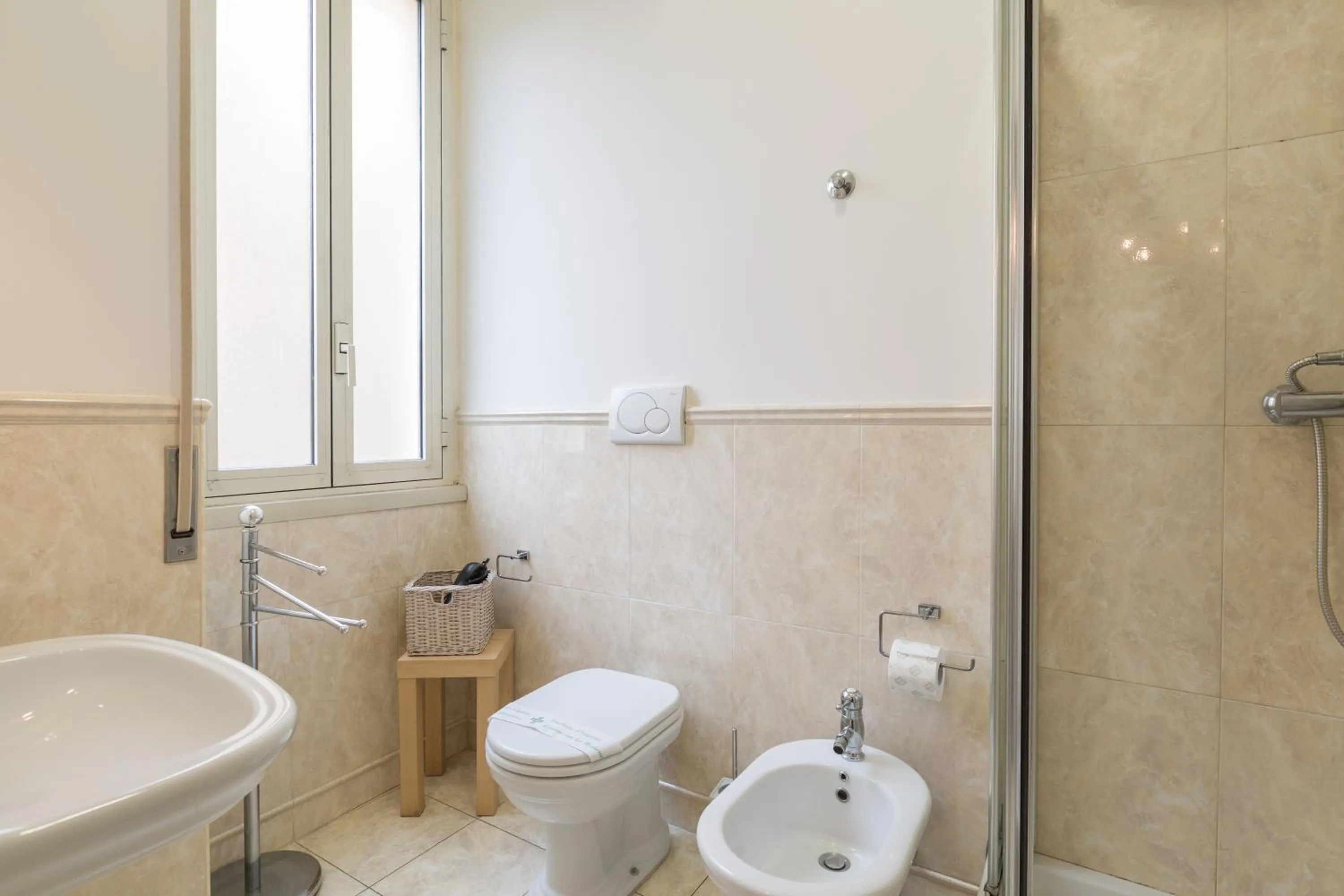 Shower in Suites Piazza Del Popolo