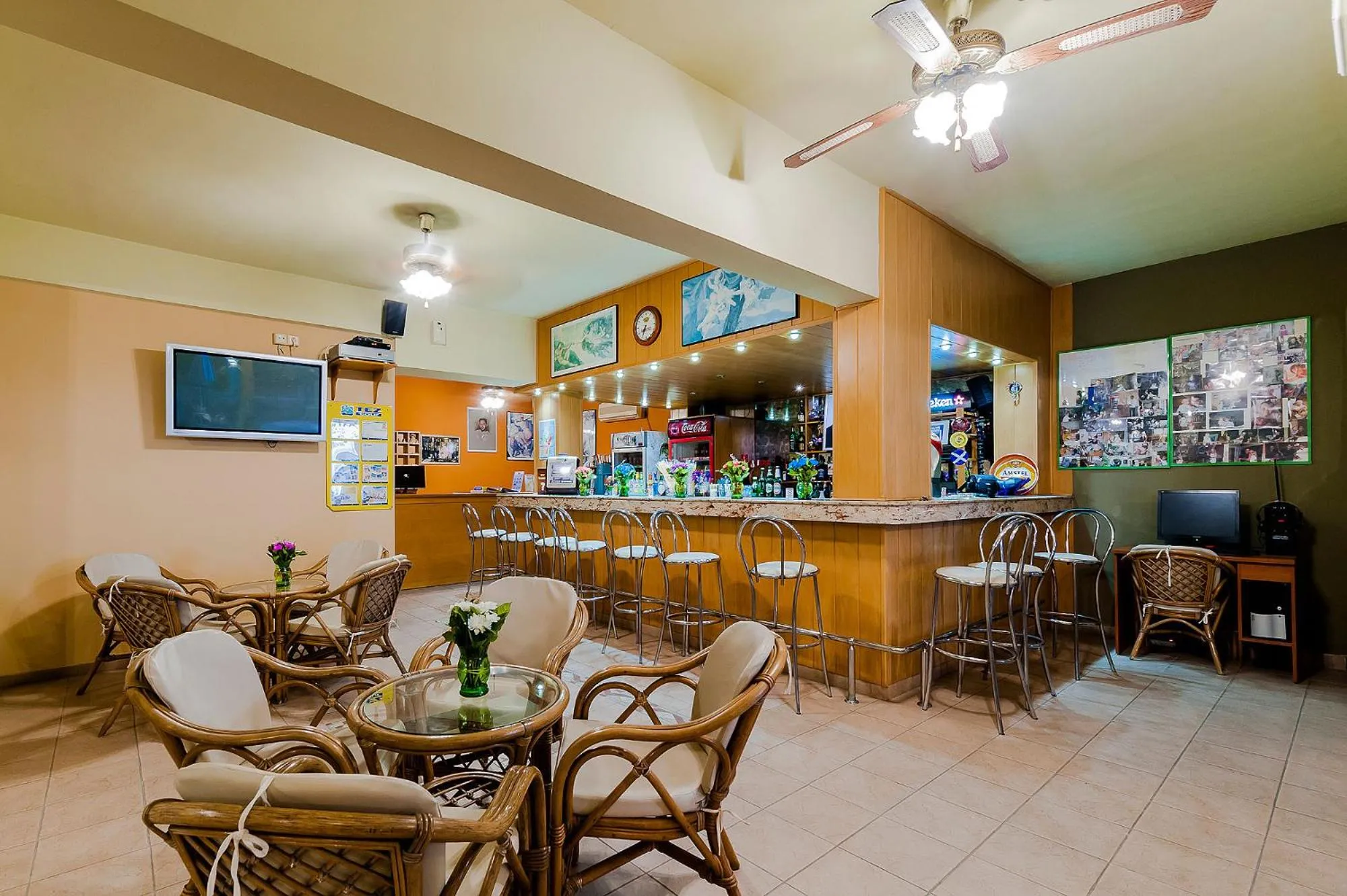 Lounge or bar in Esmeralda Hotel