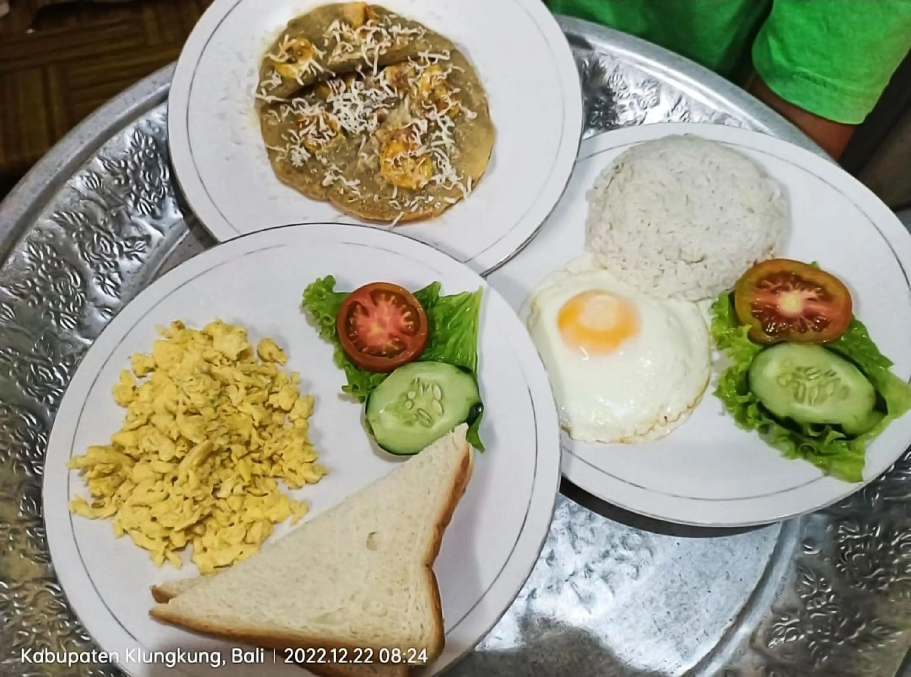 Food in Green Palace Homestay