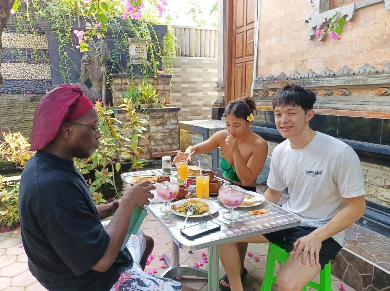 group of guests in Green Palace Homestay