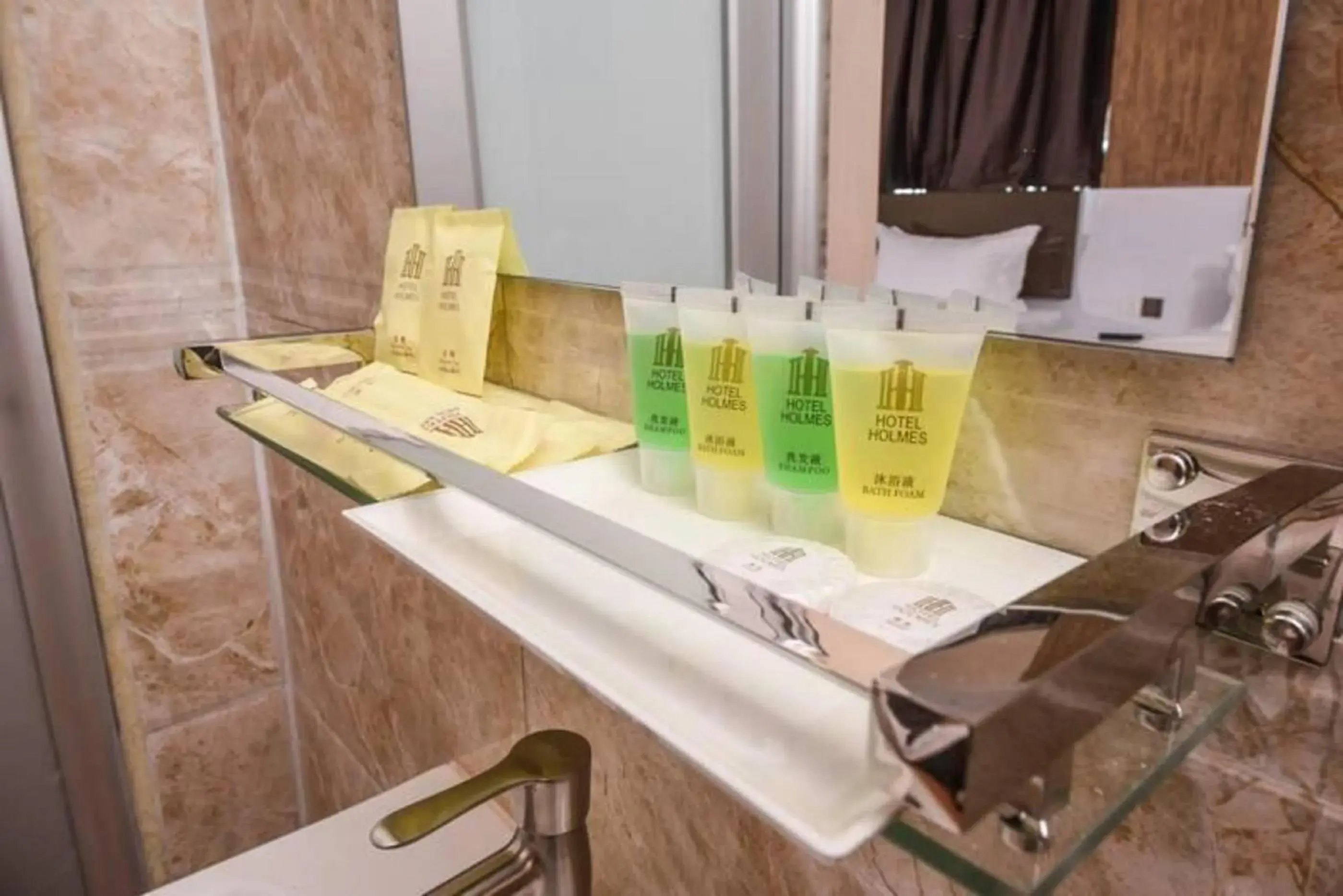 Deluxe Triple Room in Hotel Holmes Gp Deluxe Triple Room in Hotel Holmes Gp