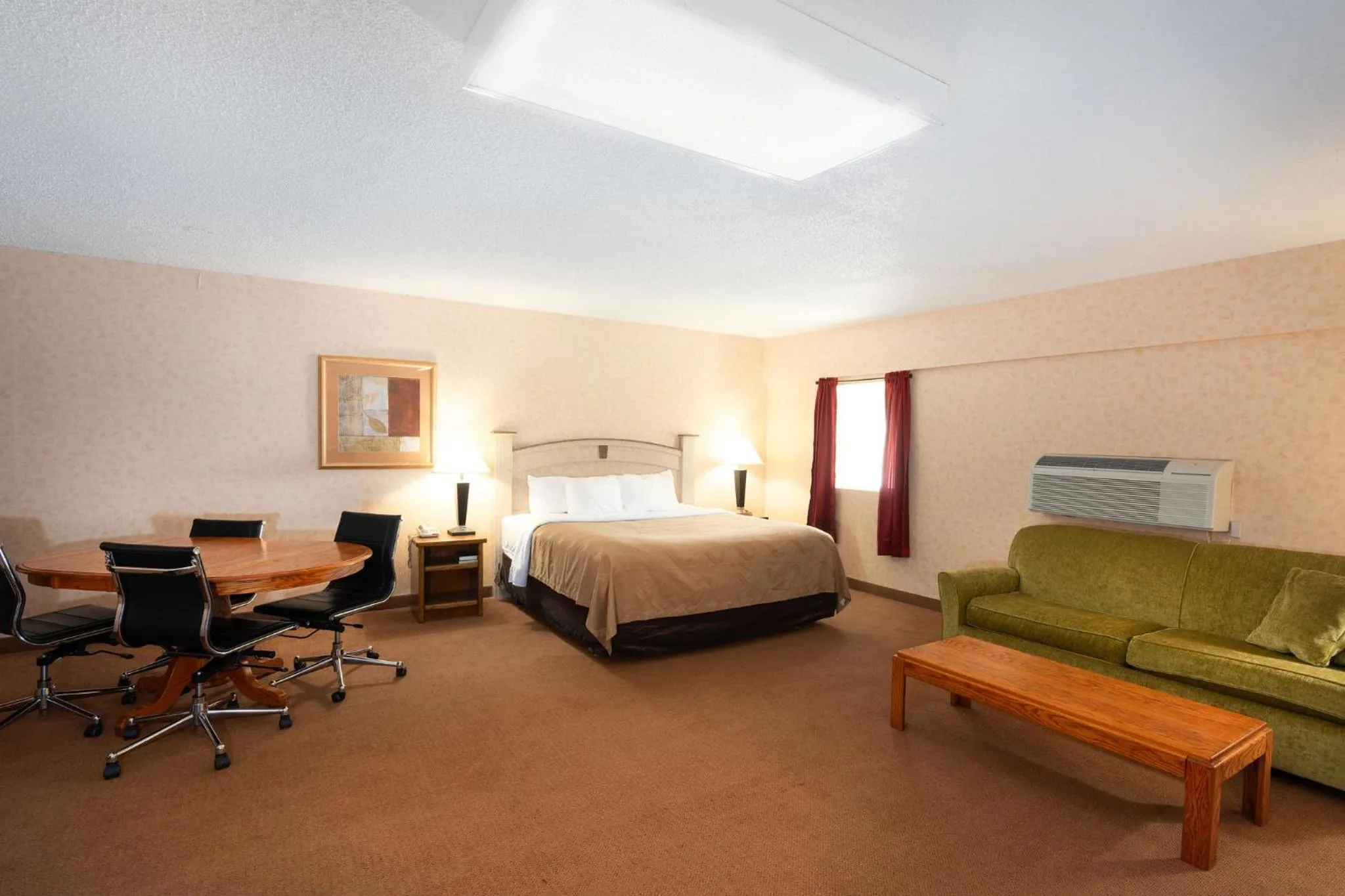 Bed in Quality Inn Havre