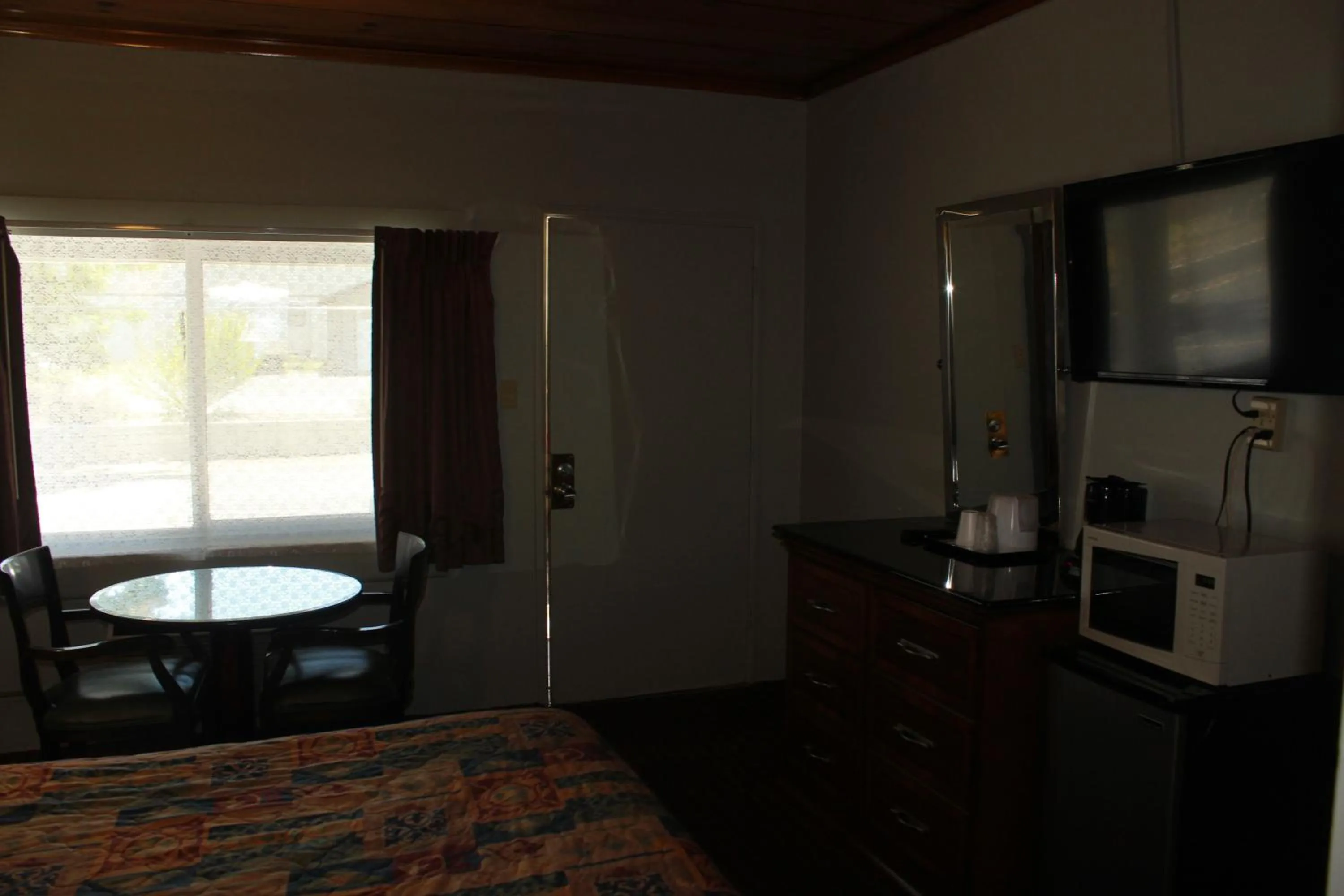 Decorative detail in Budget Inn -Yreka