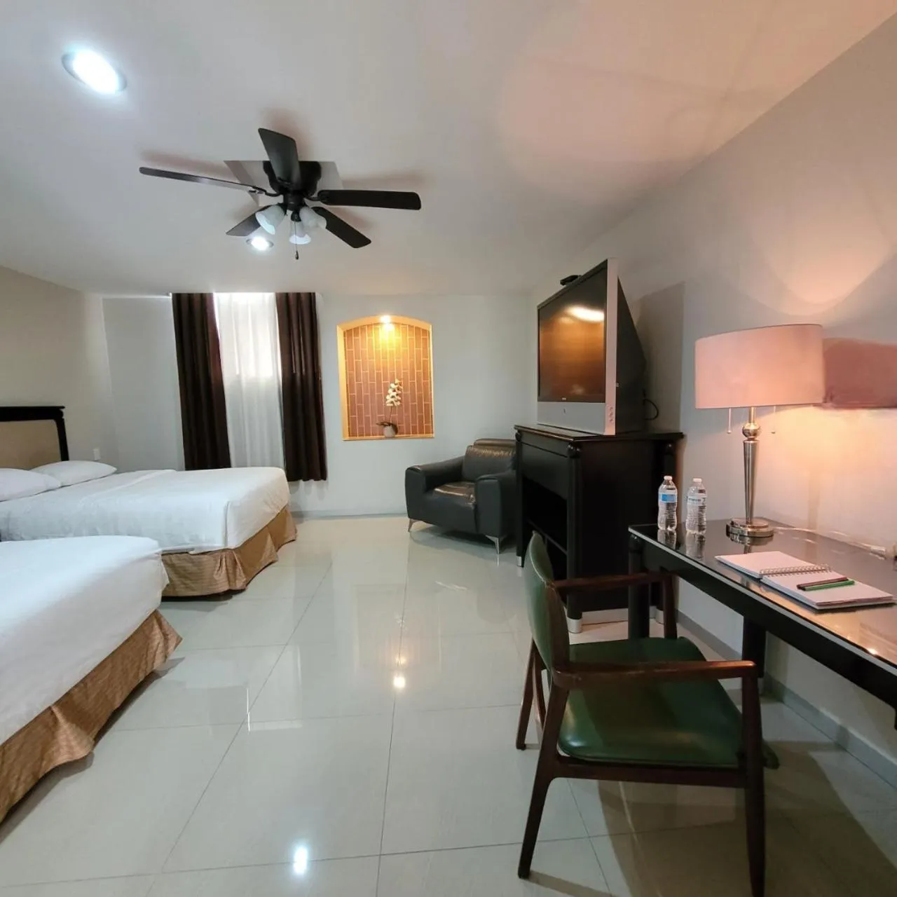 TV and multimedia in Hotel CH