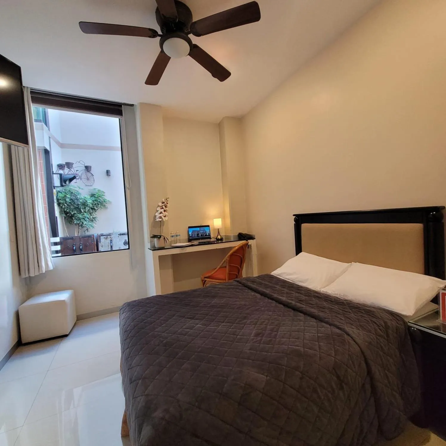 Bathroom in Hotel CH