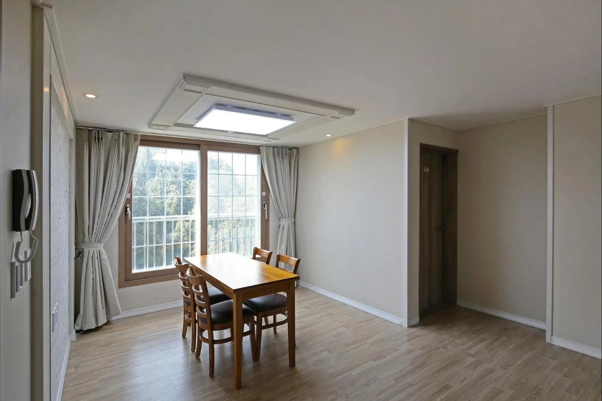 Dining area in Geoje Oasis Hotel