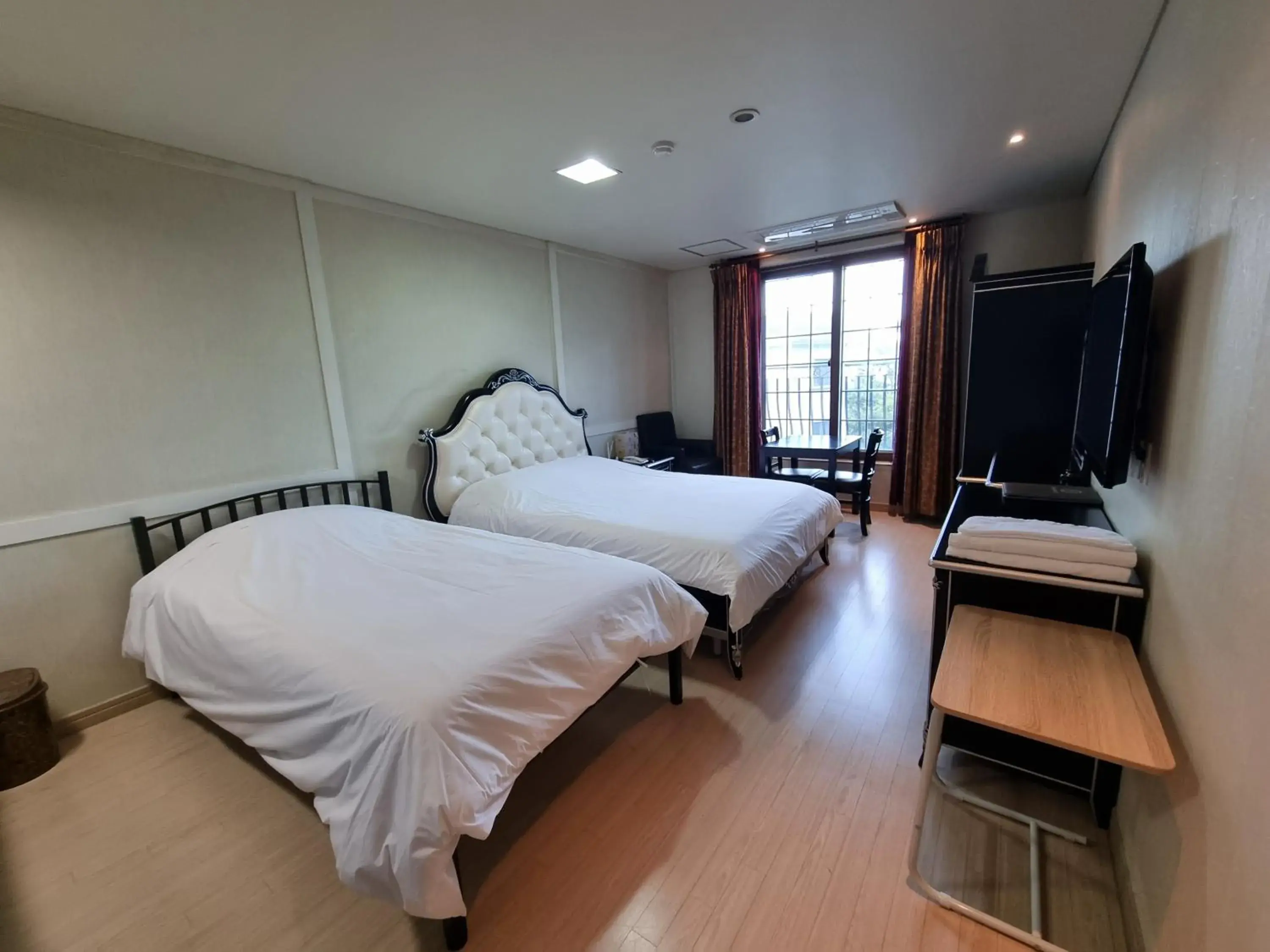 Twin Room in Geoje Oasis Hotel Twin Room in Geoje Oasis Hotel