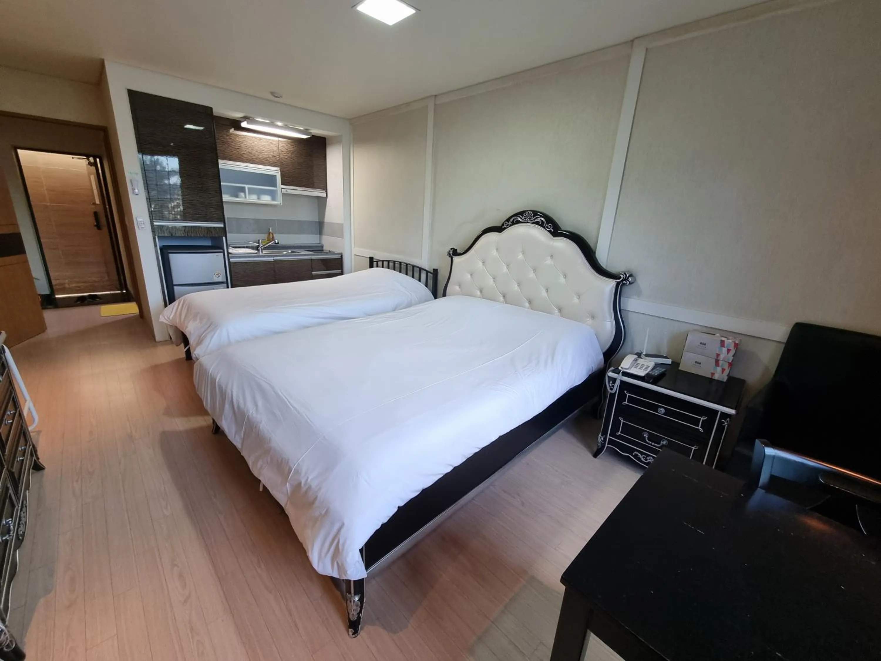 Bed in Geoje Oasis Hotel
