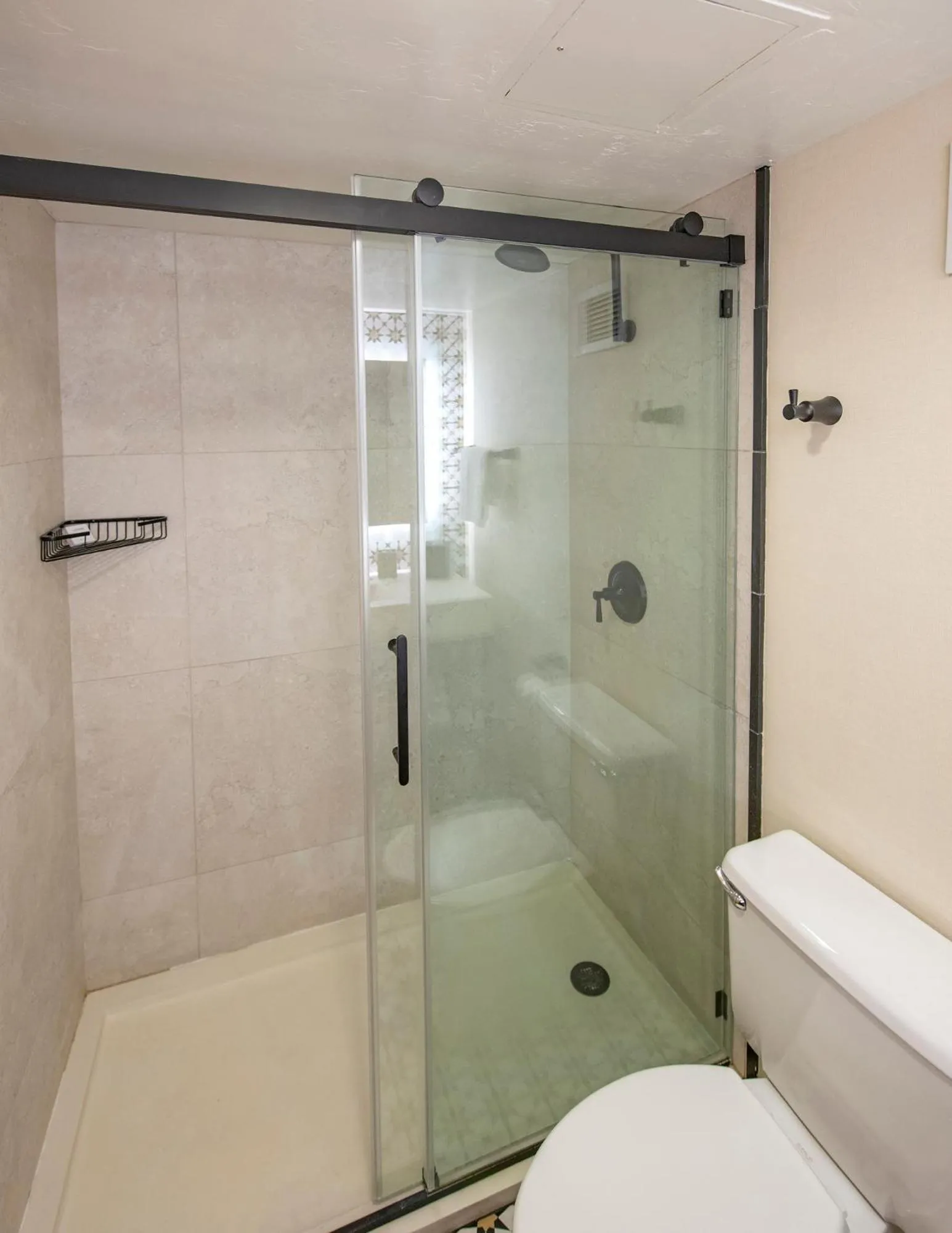 Shower in Hotel Encanto de Las Cruces