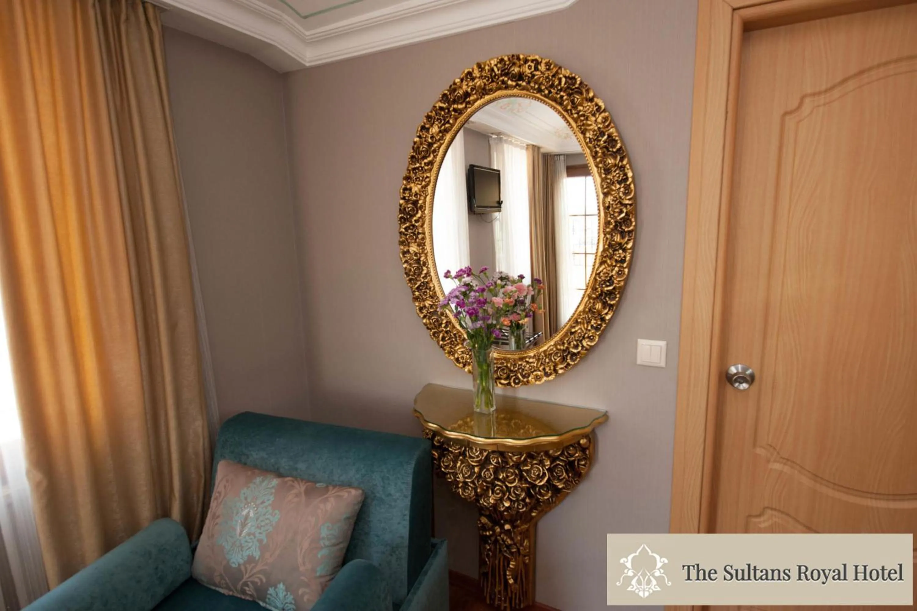 Living room in Sultans Royal Hotel