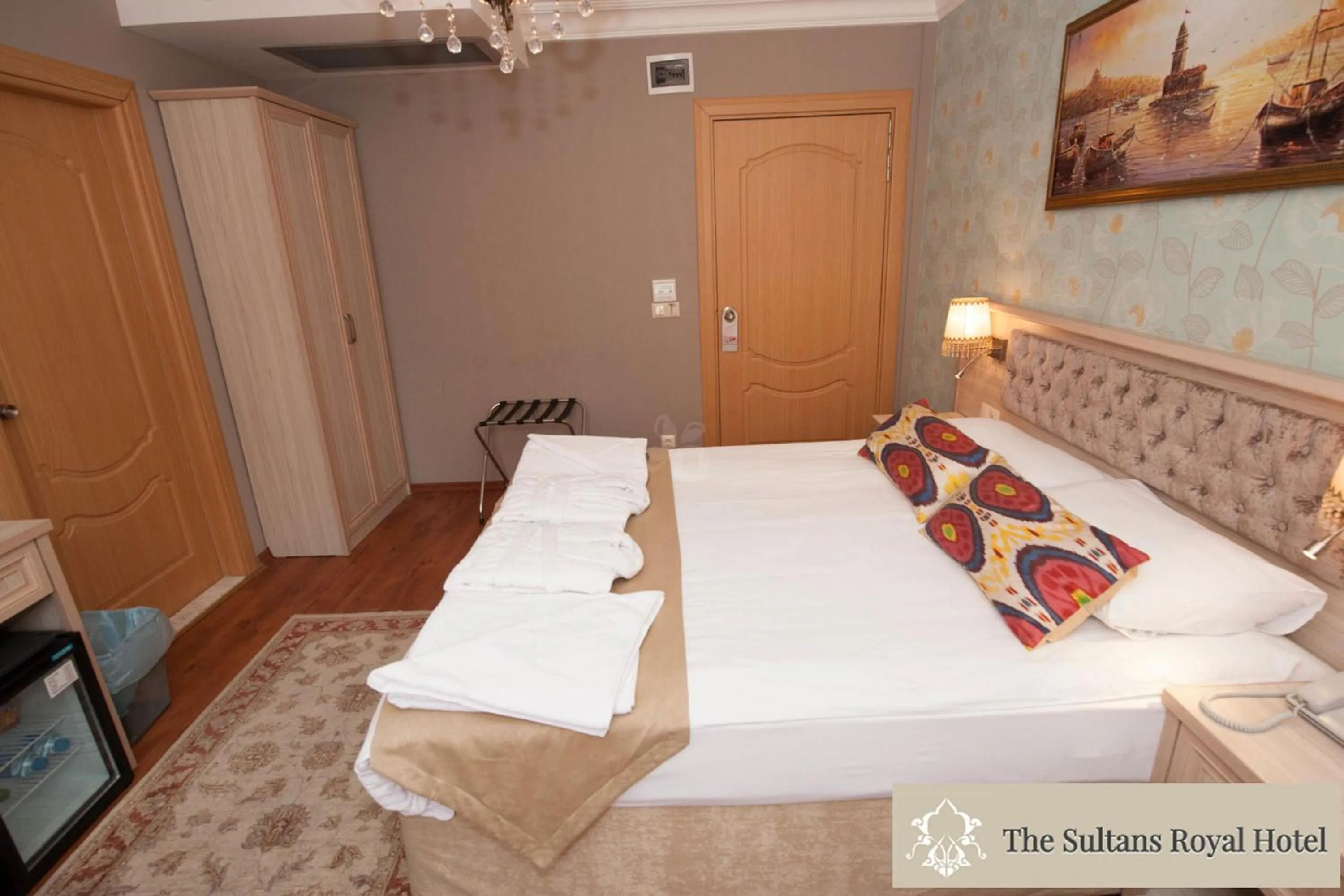 Photo of the whole room, Bed in Sultans Royal Hotel