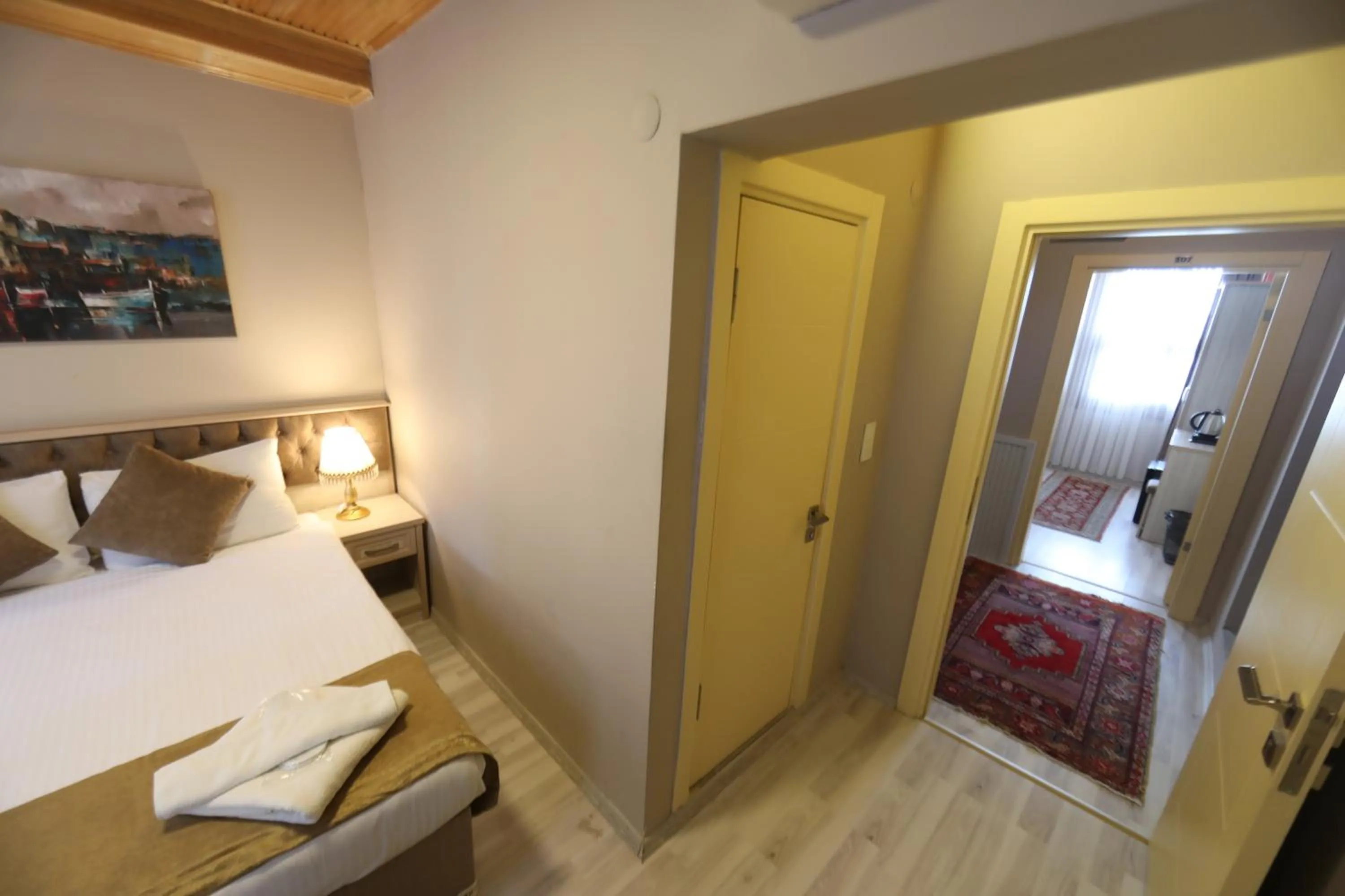 Bedroom, Bed in Sultans Royal Hotel