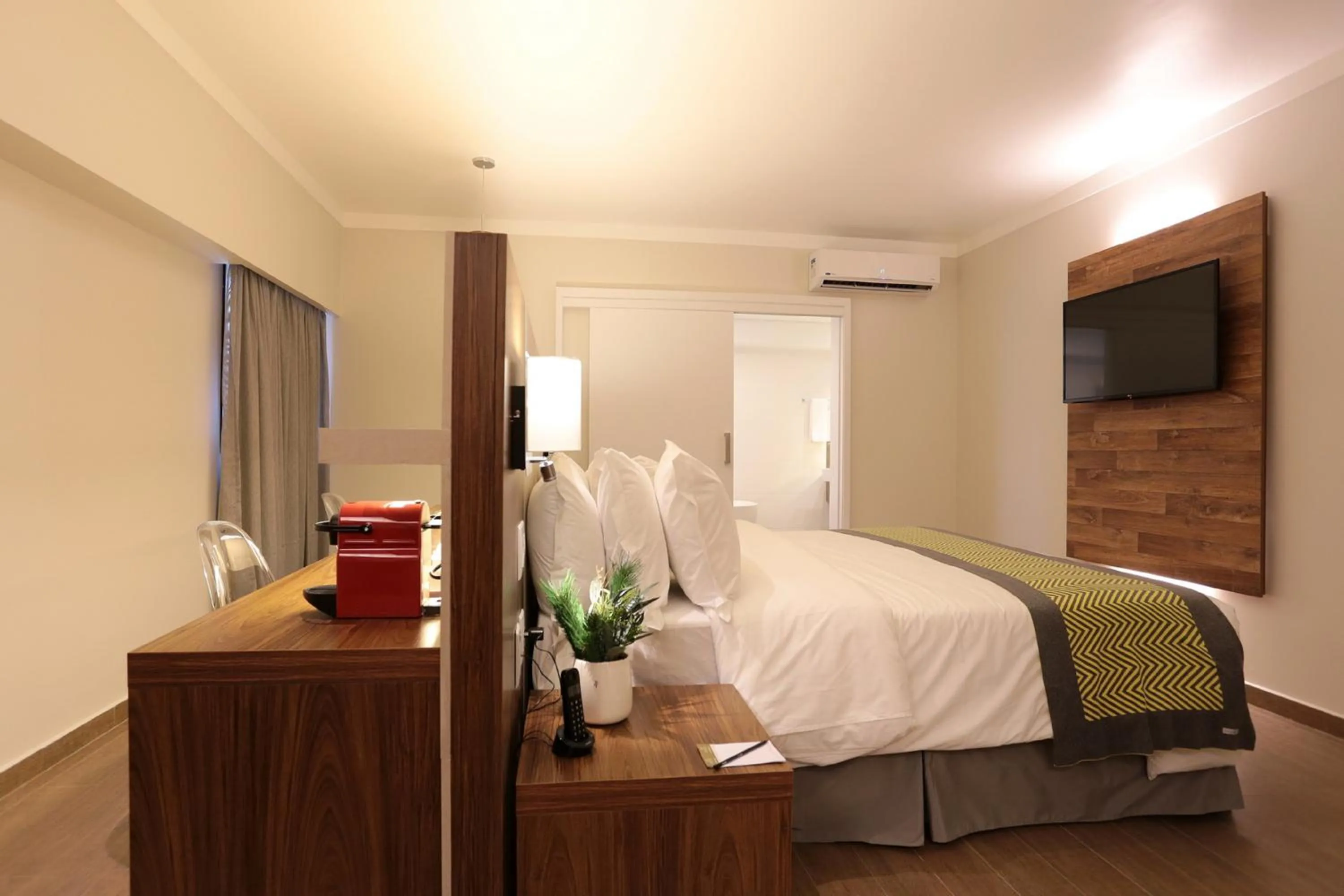 Photo of the whole room, Bed in Oasis Plaza Hotel